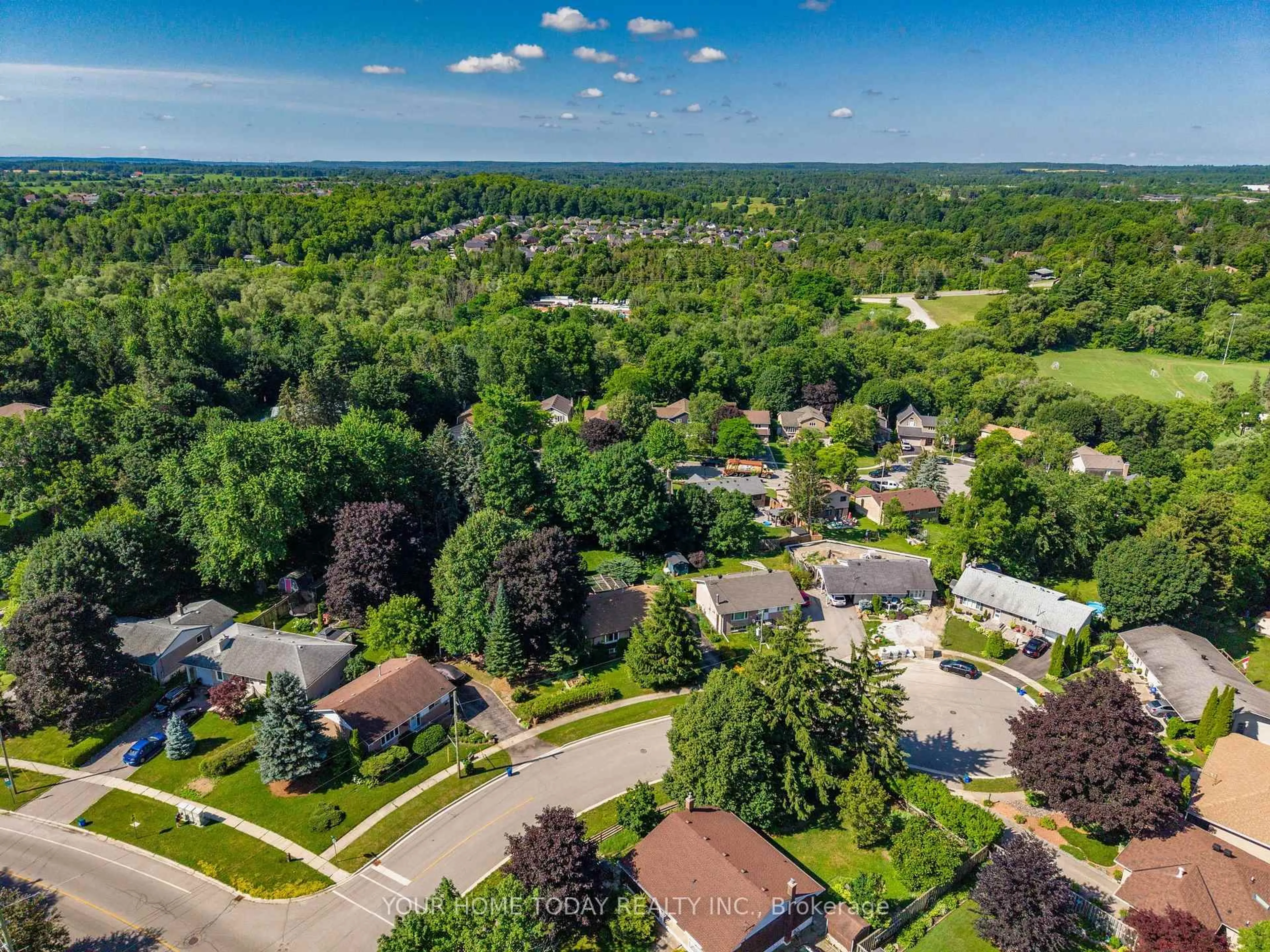 A pic from outside/outdoor area/front of a property/back of a property/a pic from drone, street for 5 Lane Crt, Halton Hills Ontario L7G 1S4