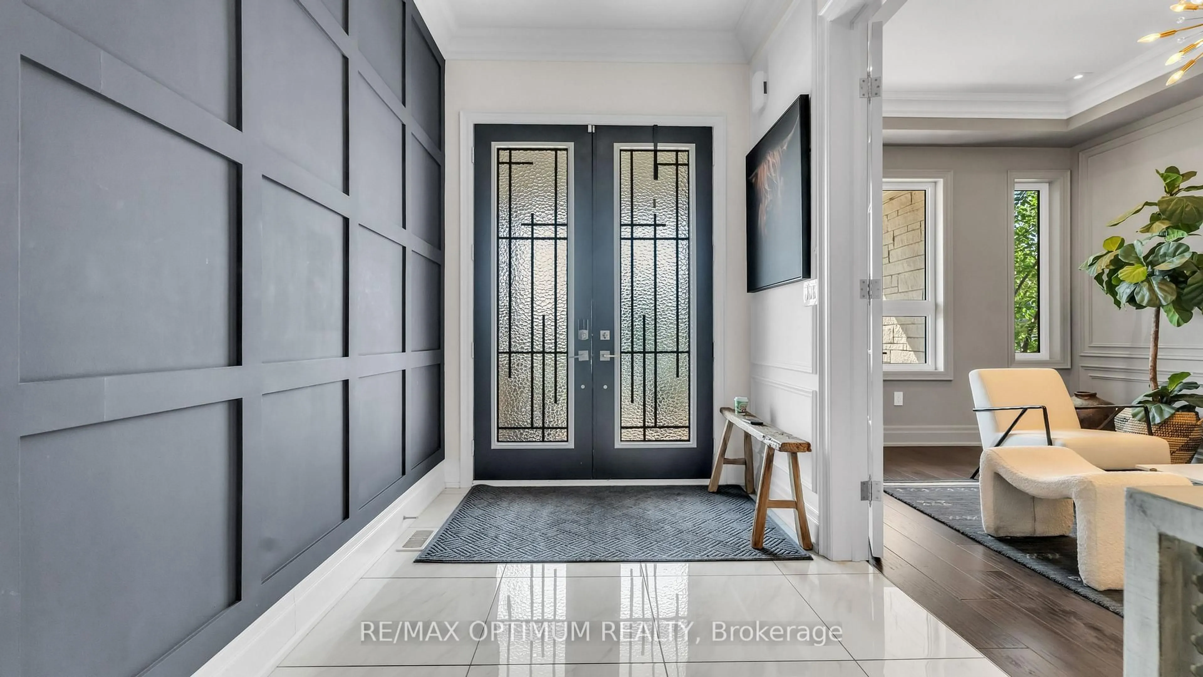 Indoor entryway for 16 Settlers Field Rd, Brampton Ontario L6X 5P2