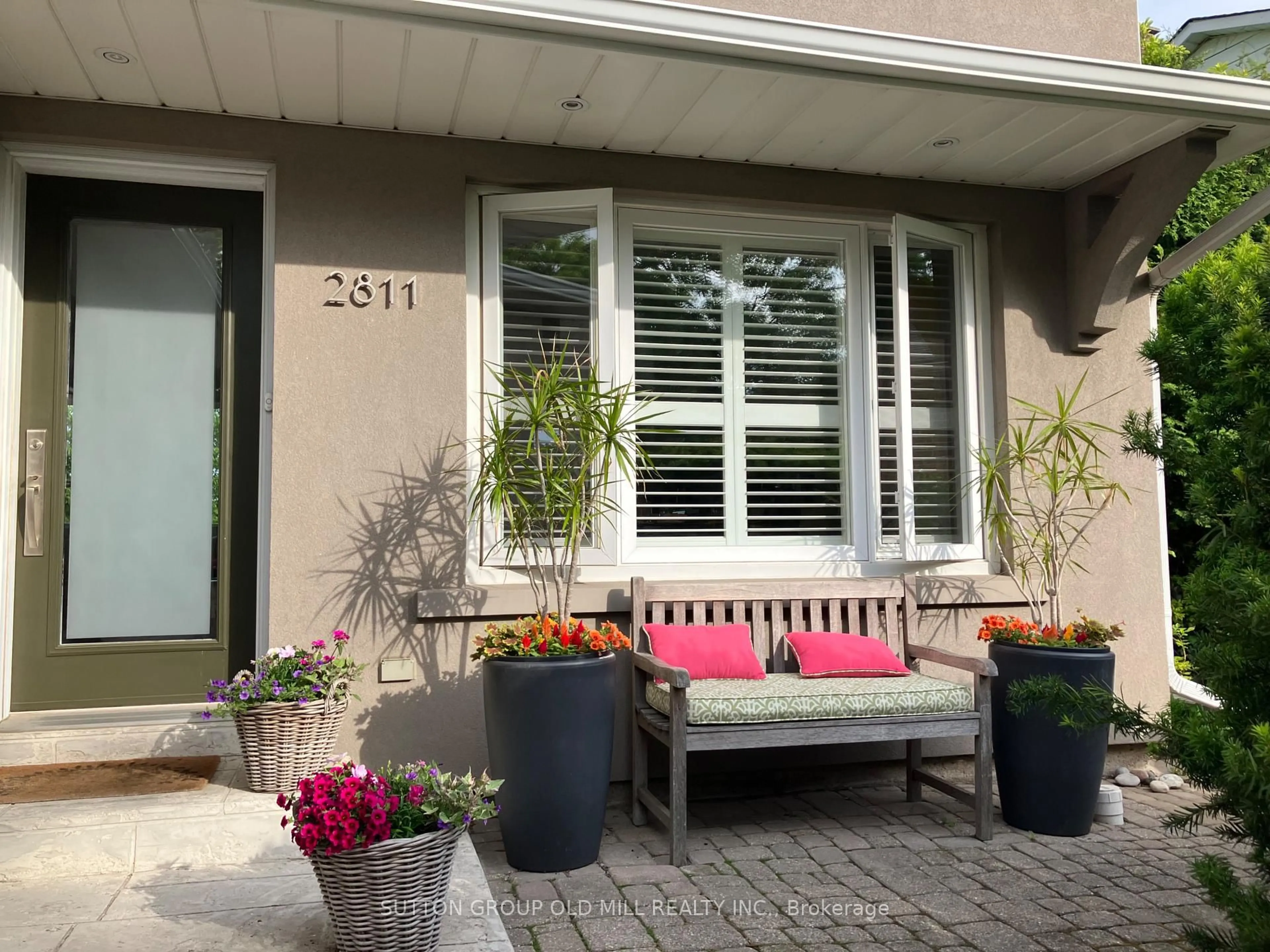Patio, street for 2811 Constable Rd, Mississauga Ontario L5J 1W6