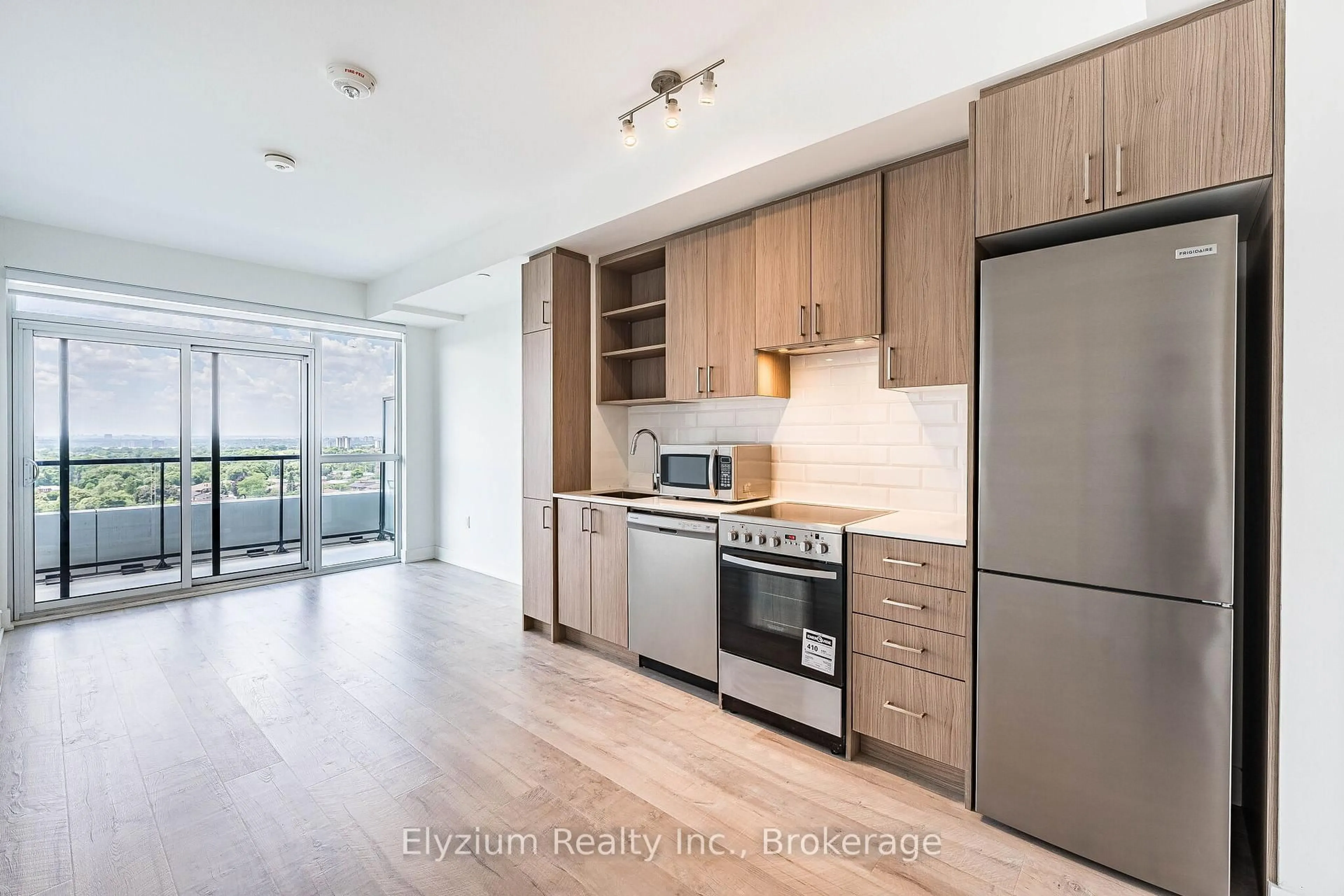Standard kitchen, wood/laminate floor for 50 George Butchard Dr #804, Toronto Ontario M3K 2C5