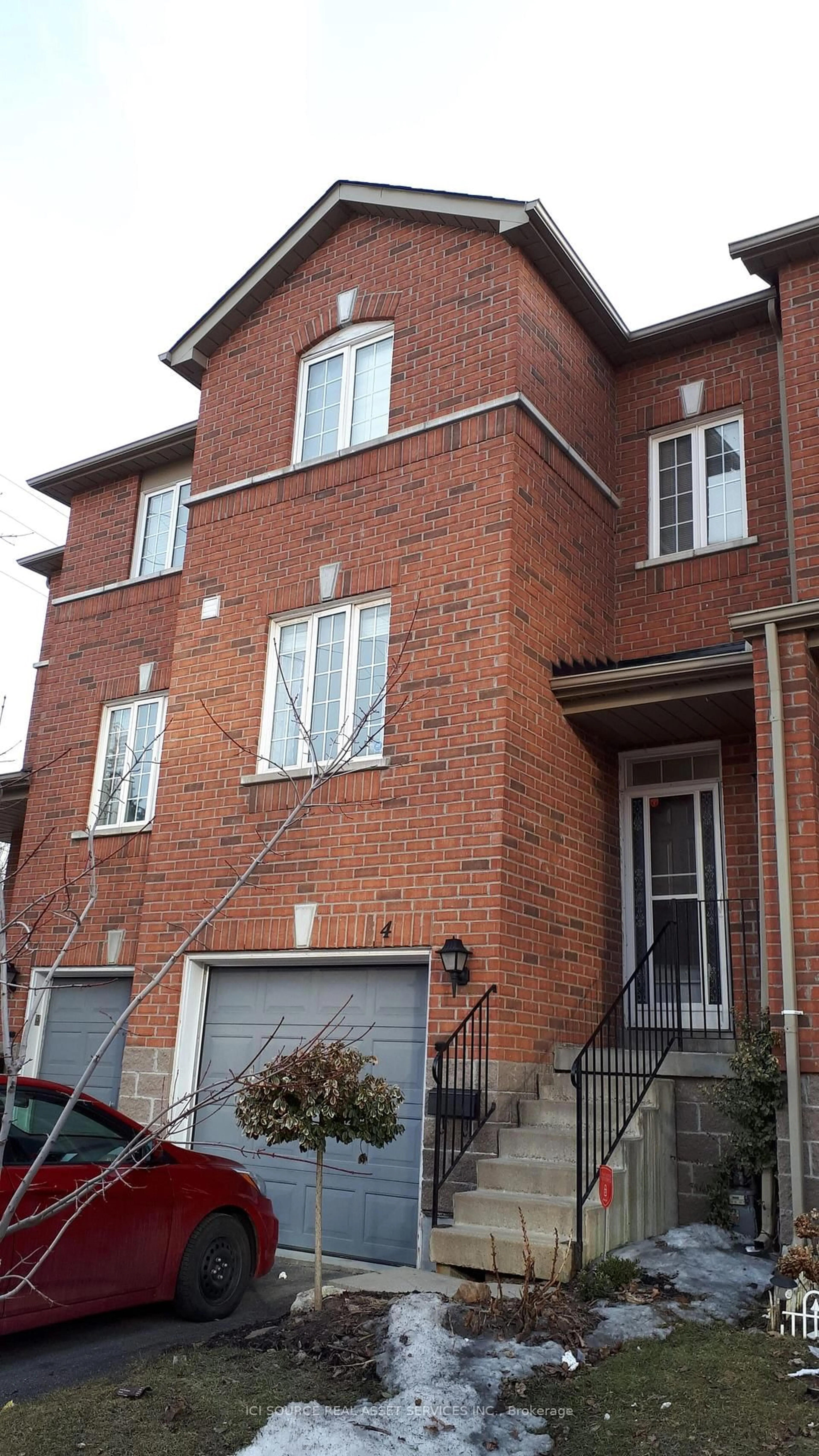 Home with brick exterior material, street for 120 Railroad St #4, Brampton Ontario L6X 5A1