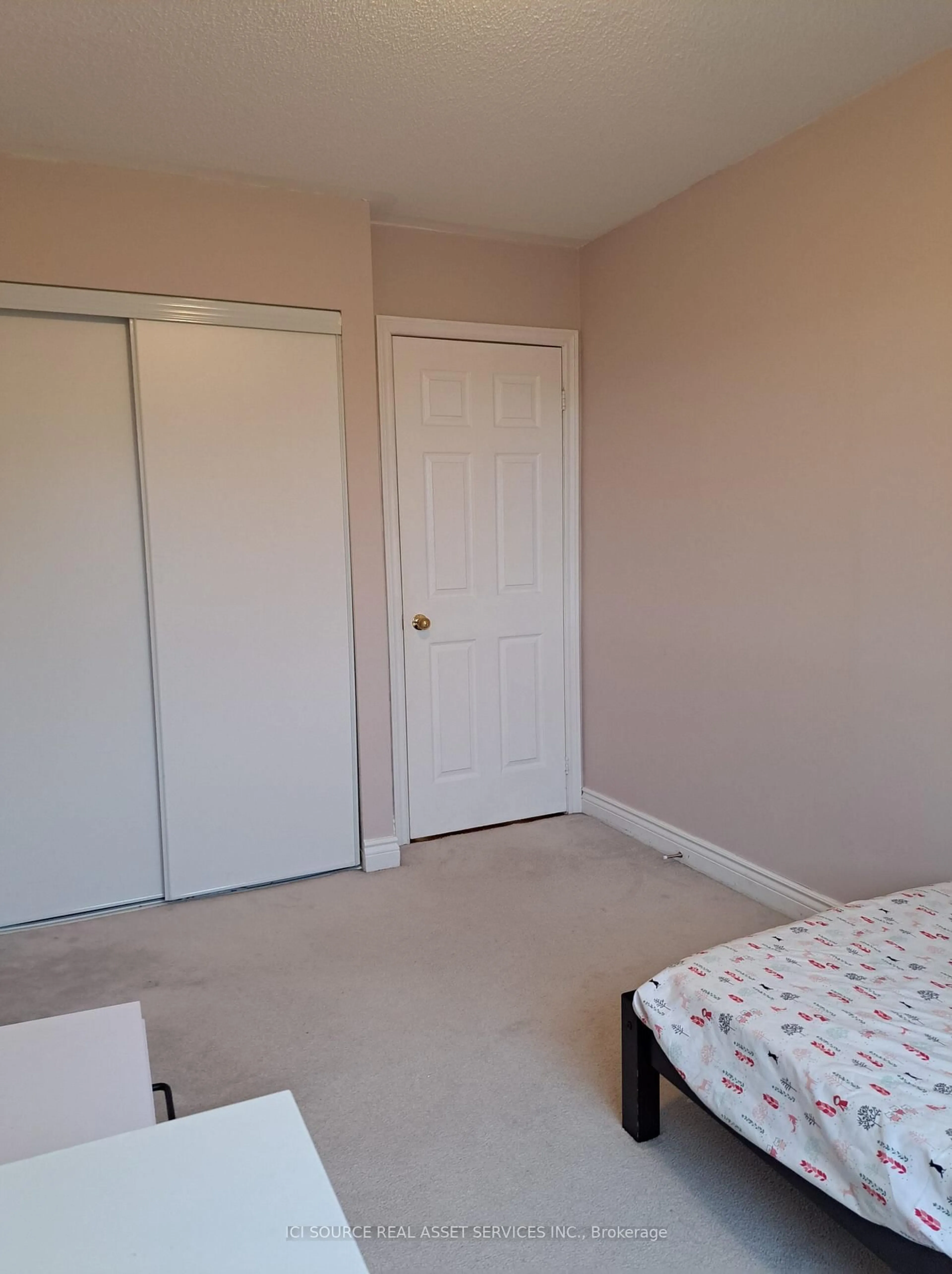 A pic of a room for 120 Railroad St #4, Brampton Ontario L6X 5A1