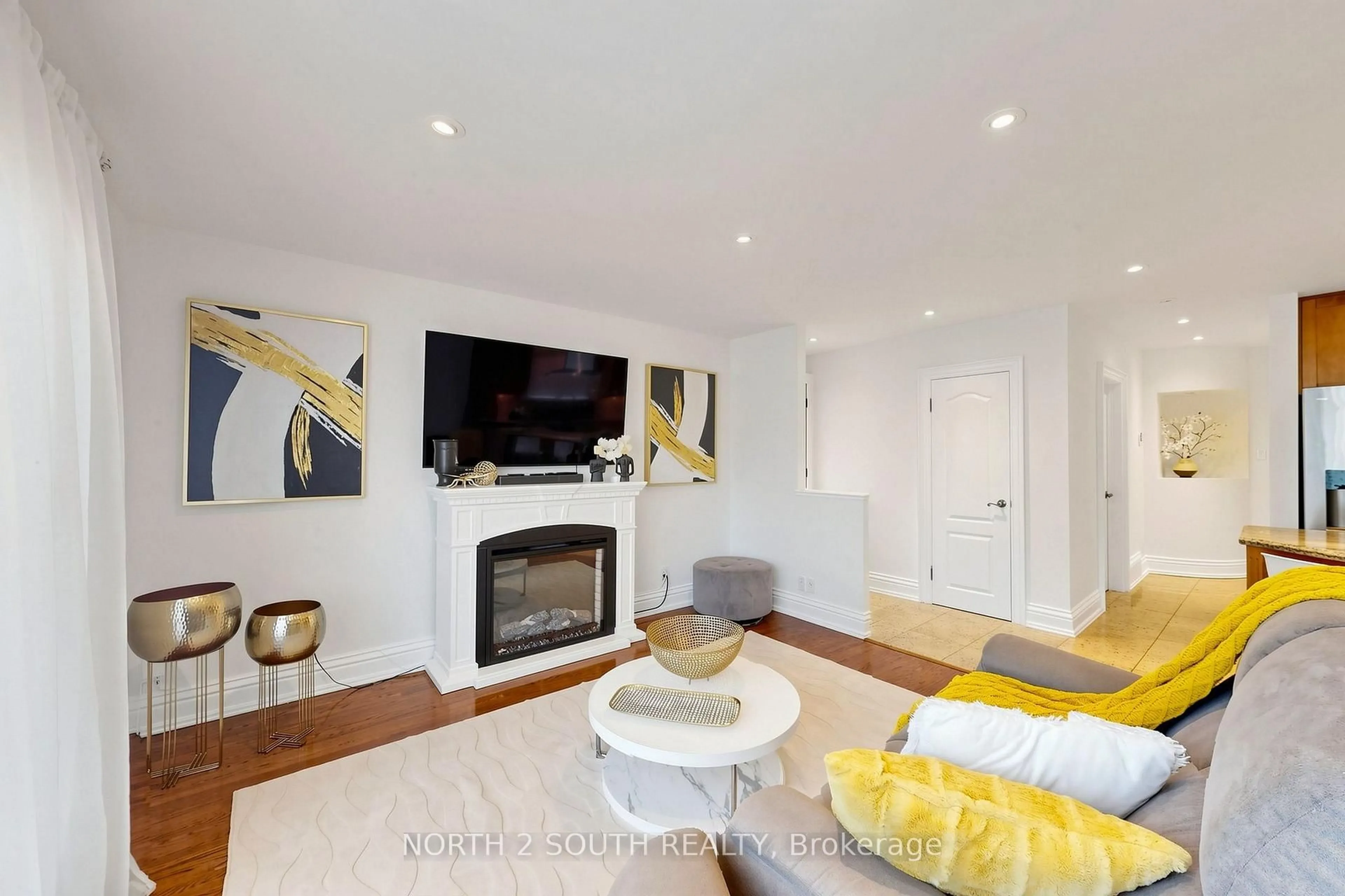 Living room with furniture, unknown for 263 Thistle Down Blvd, Toronto Ontario M9V 1K6