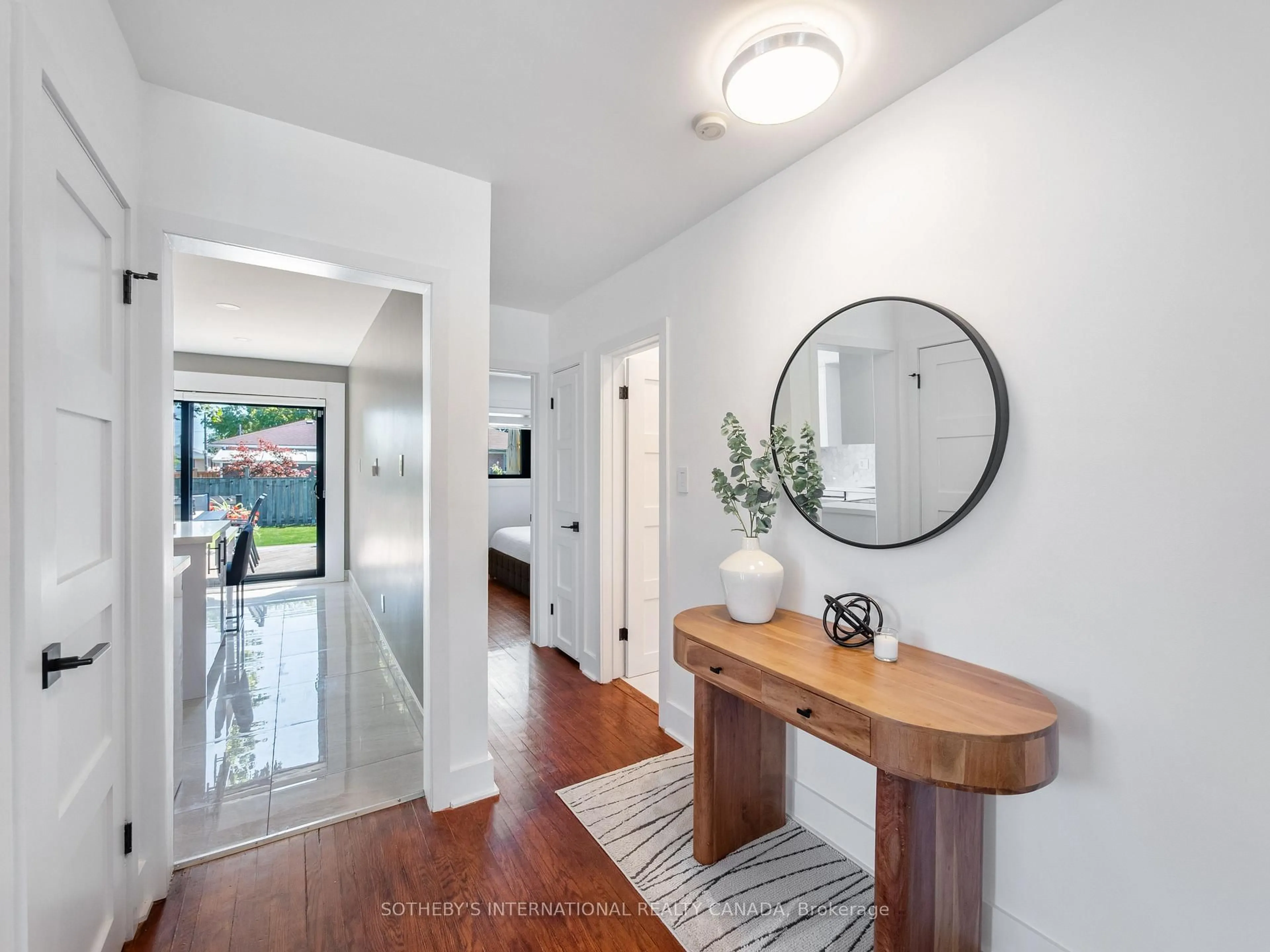 Indoor entryway for 17 Sigmont Rd, Toronto Ontario M9C 4K6