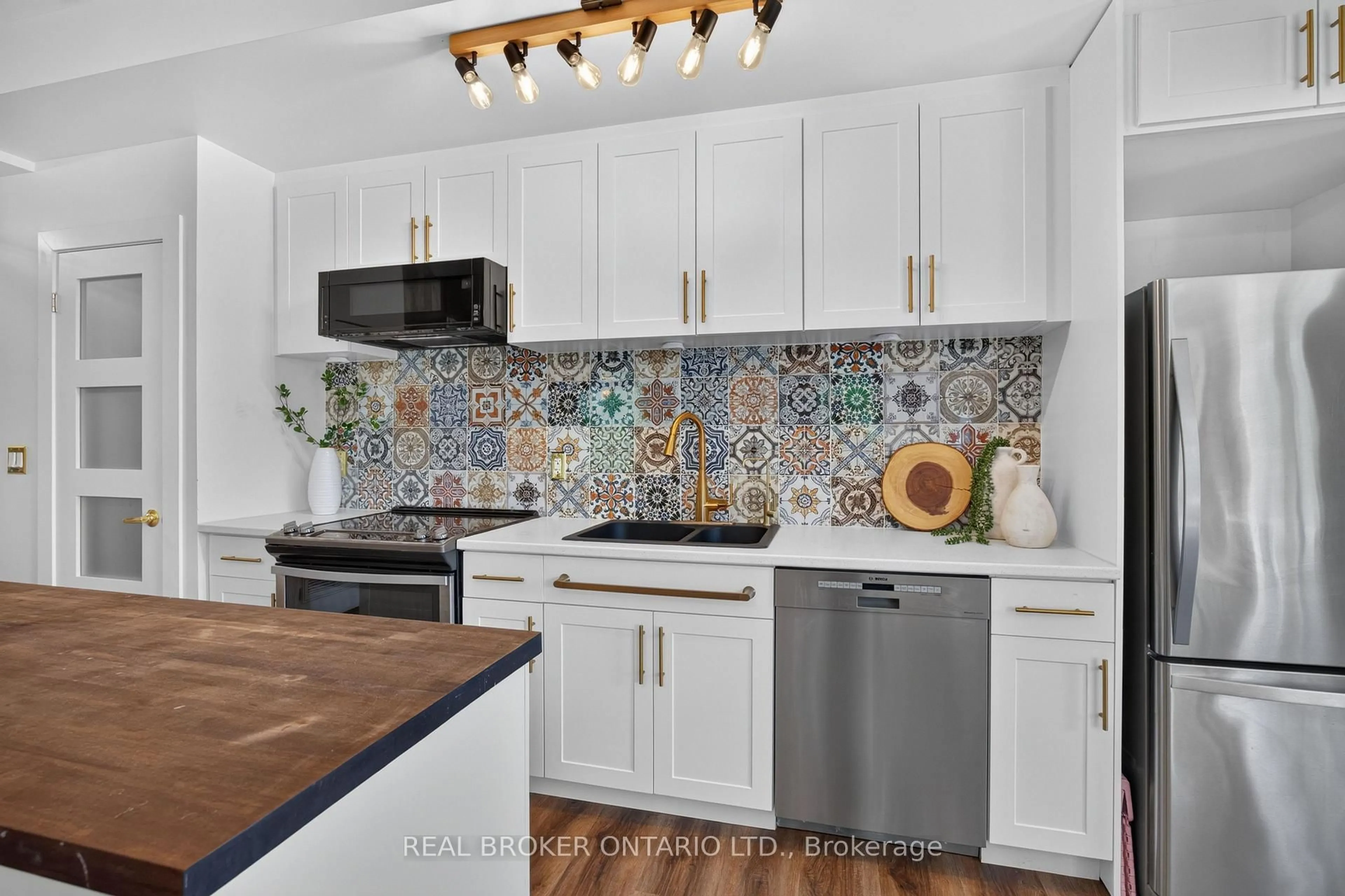 Contemporary kitchen, ceramic/tile floor for 168 Sabina Dr #214, Oakville Ontario L6W 0W5