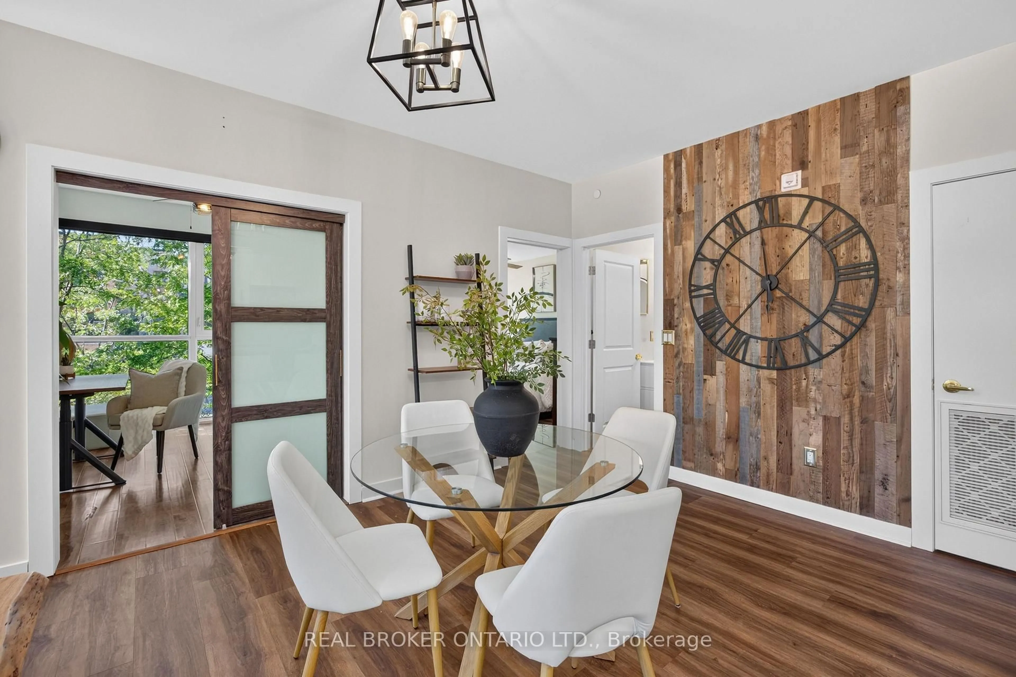 Dining room, wood/laminate floor for 168 Sabina Dr #214, Oakville Ontario L6W 0W5