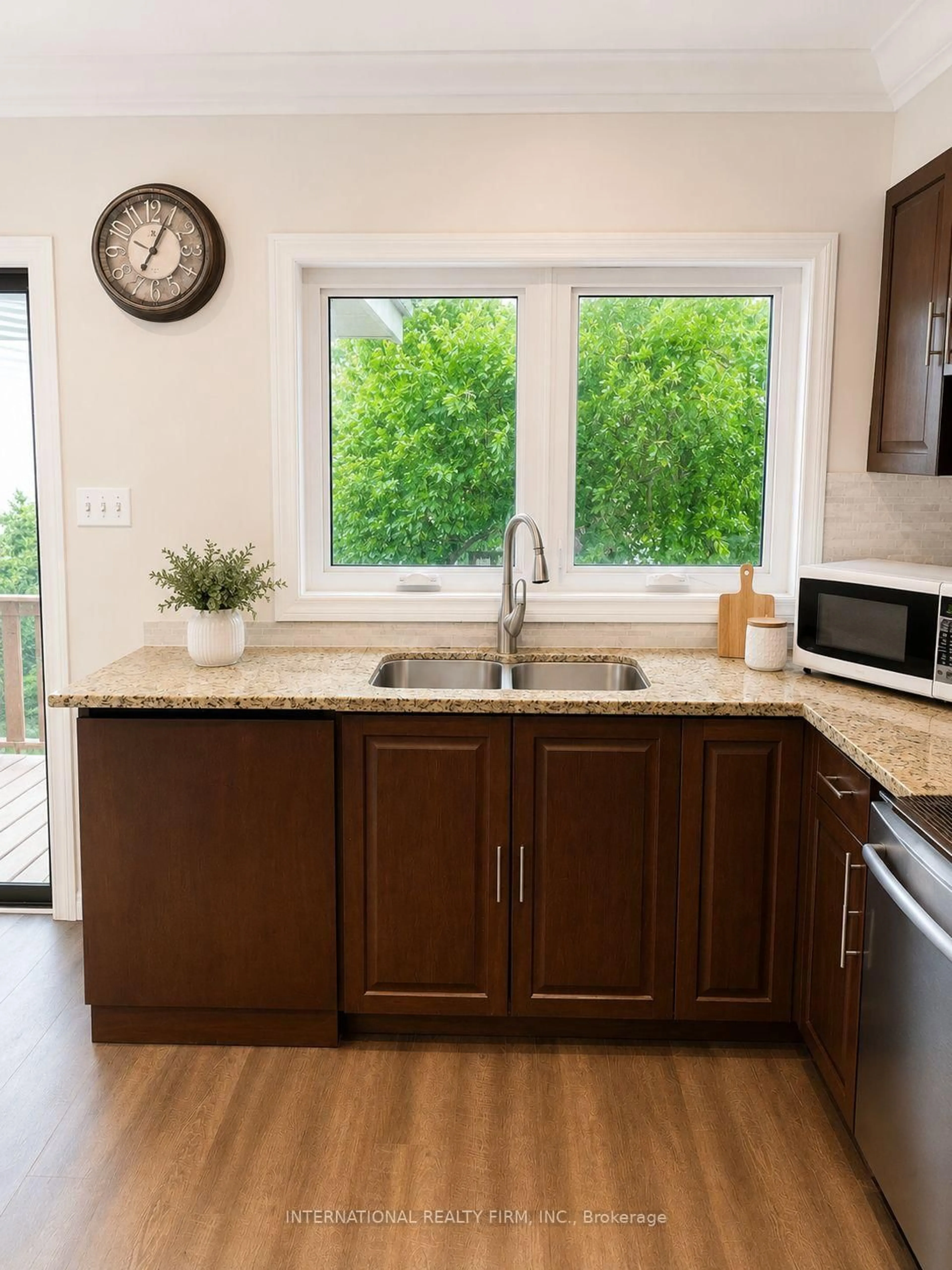 Open concept kitchen, ceramic/tile floor for 36 Ridge Rd, Toronto Ontario M3M 1C7