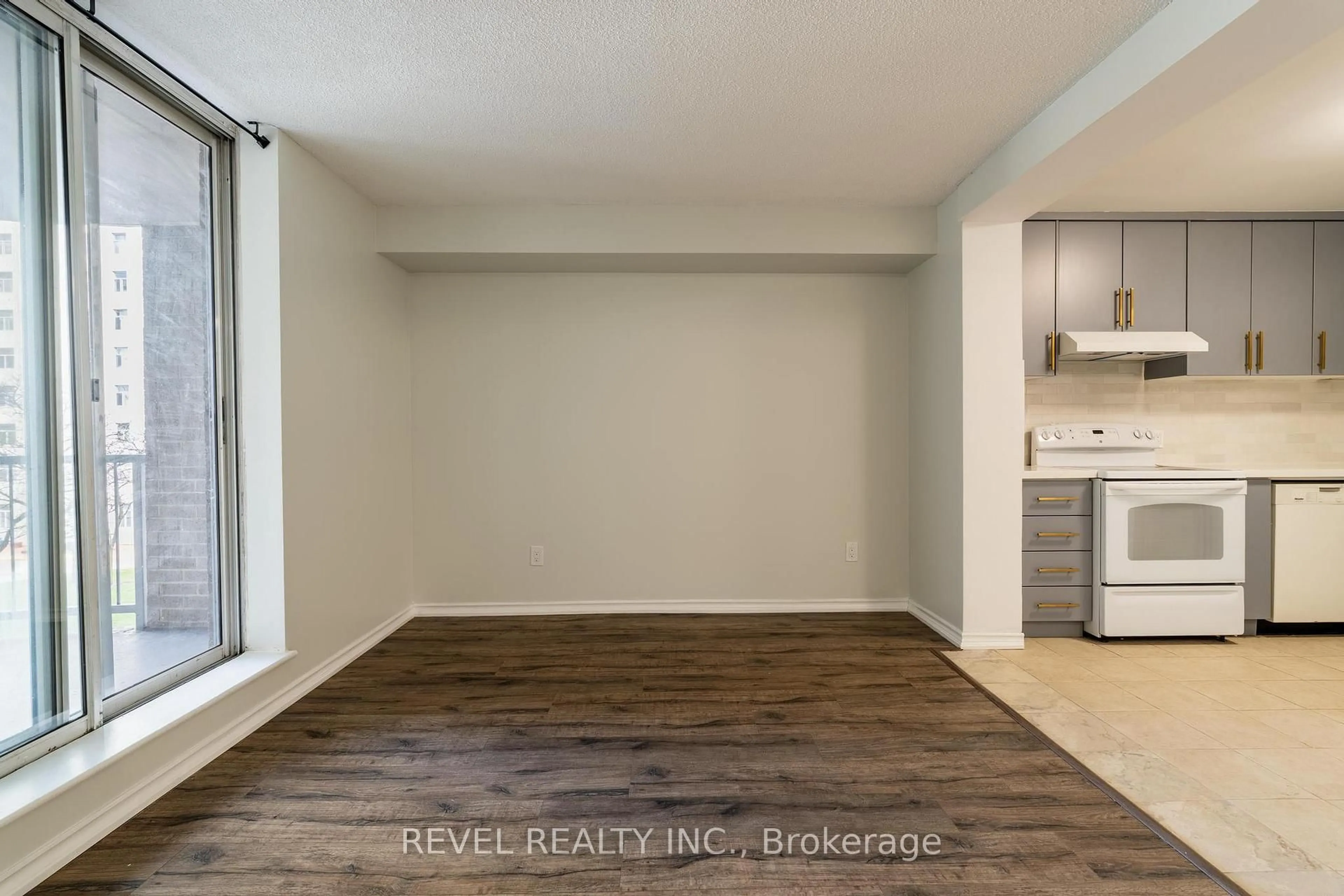 A pic of a room for 3559 Eglinton Ave #306, Toronto Ontario M6M 5C6