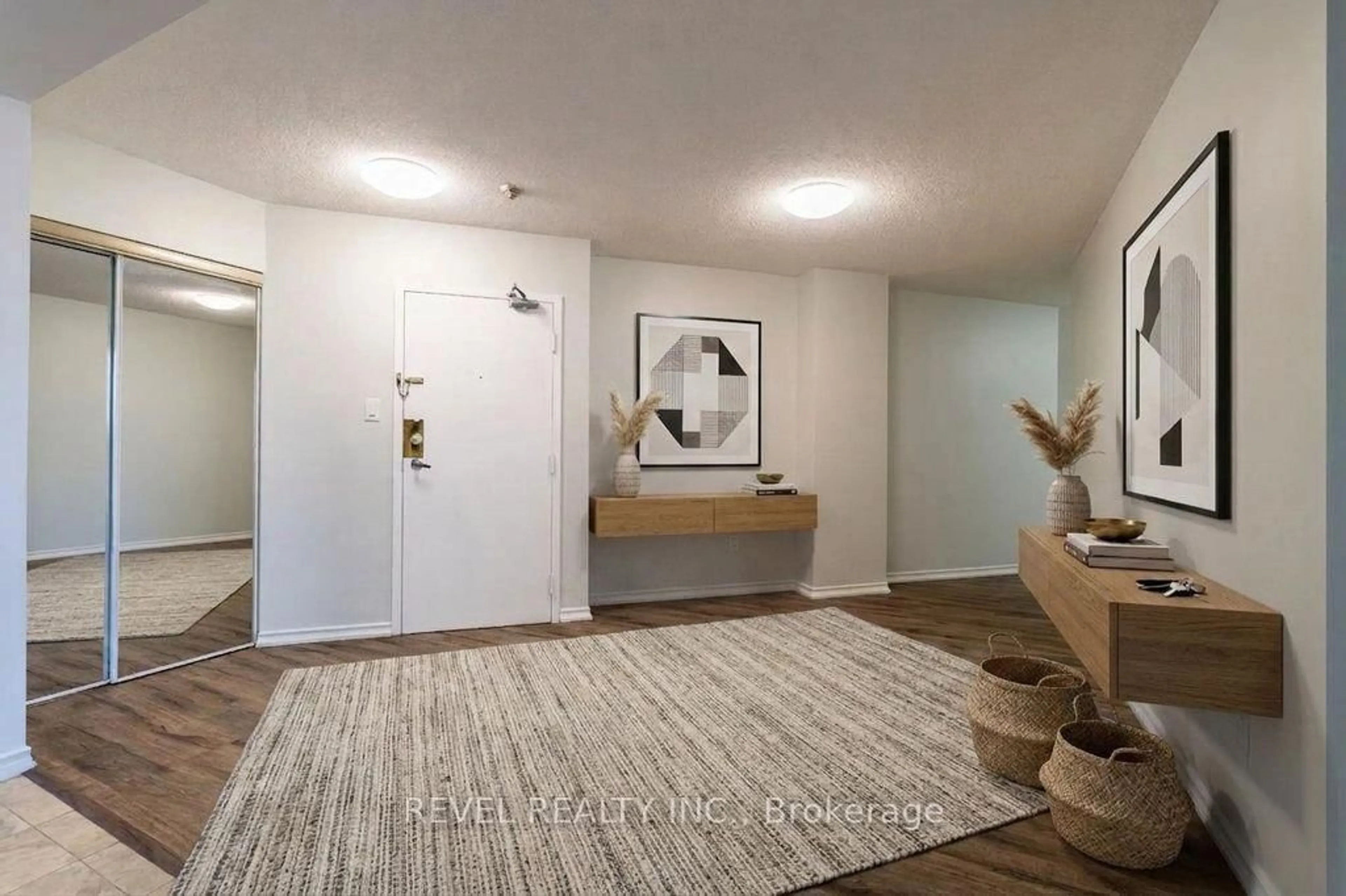 Indoor entryway for 3559 Eglinton Ave #306, Toronto Ontario M6M 5C6
