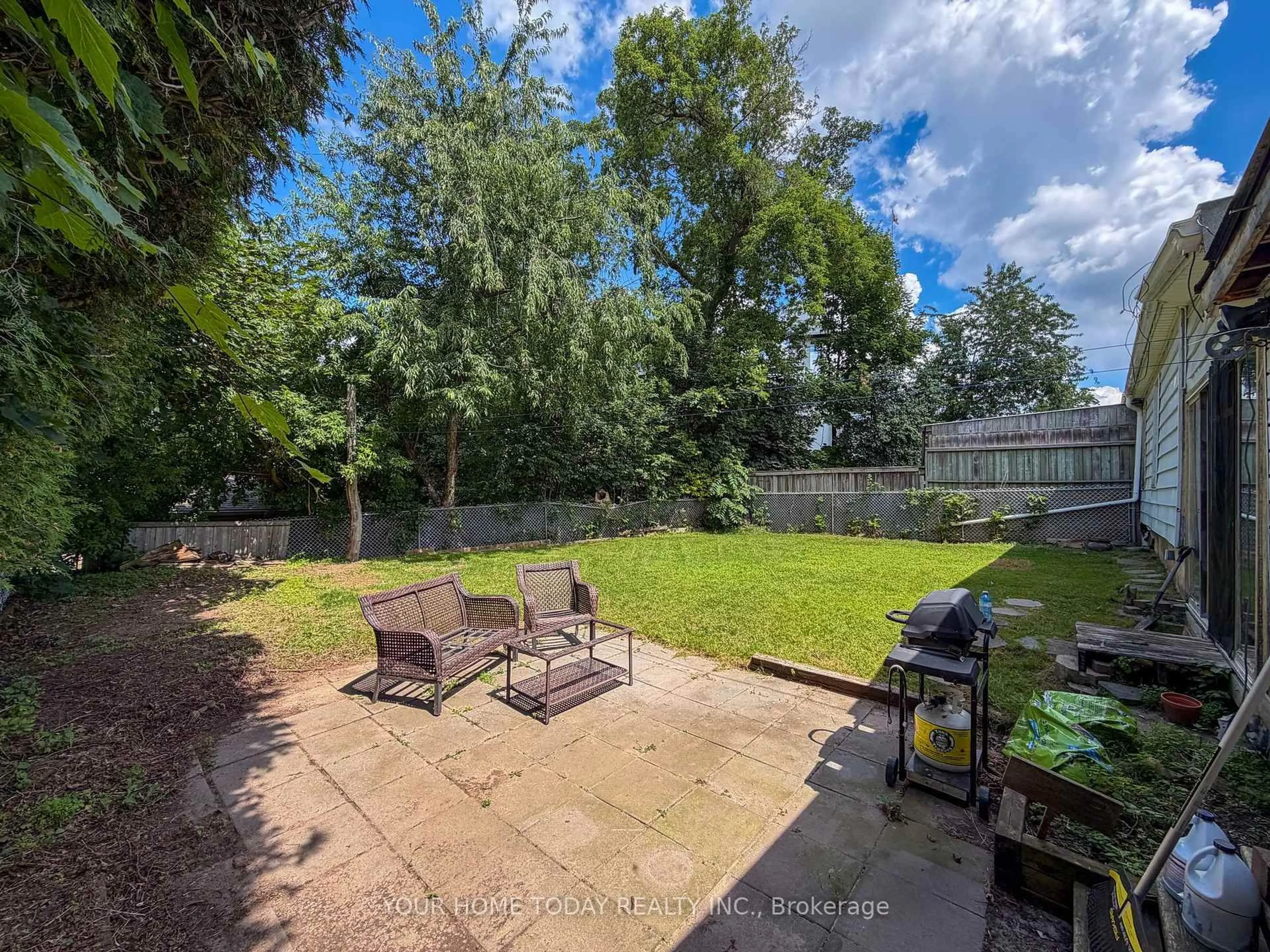 A pic from outside/outdoor area/front of a property/back of a property/a pic from drone, water/lake/river/ocean view for 61 Church St, Halton Hills Ontario L7J 1K1