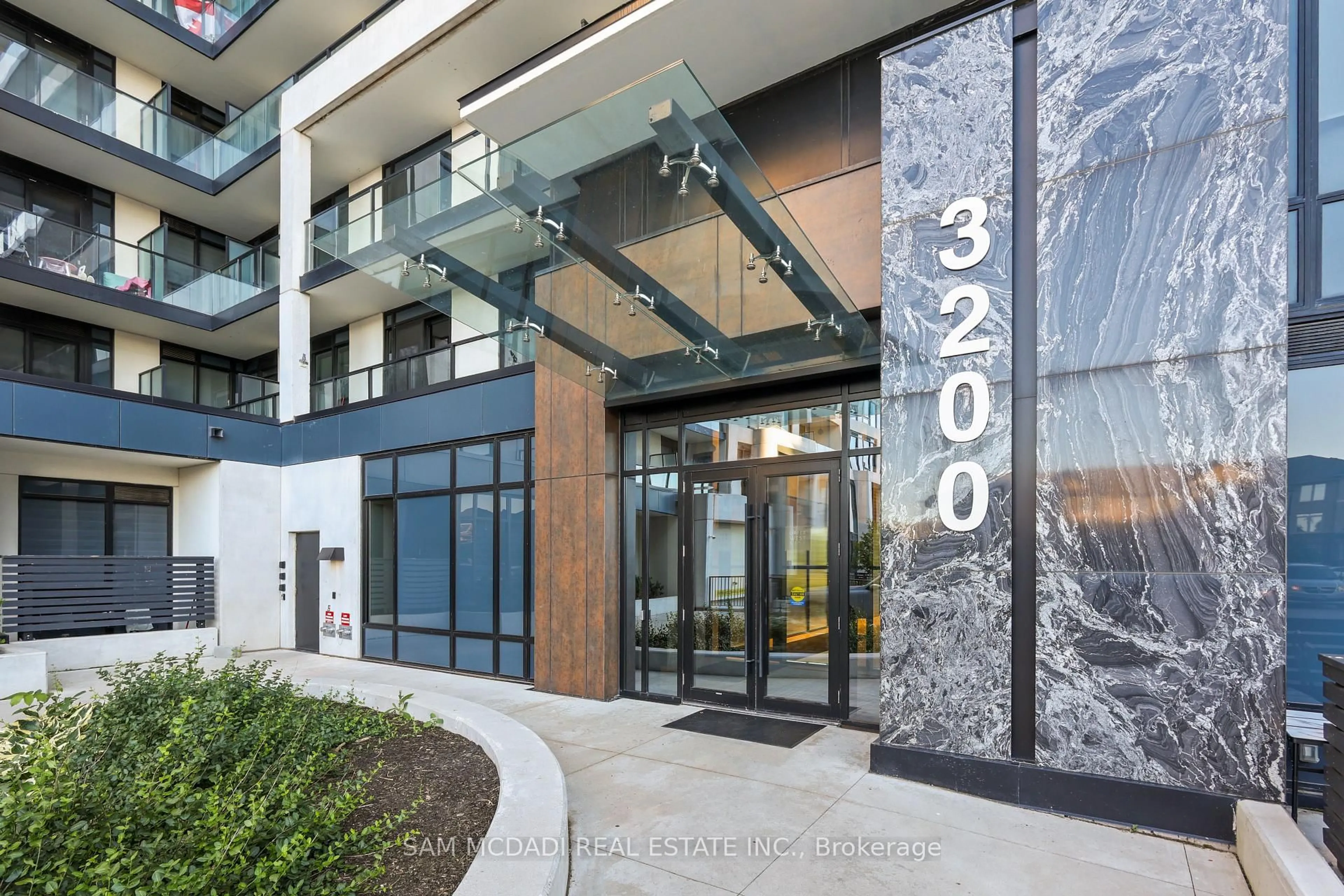 Indoor foyer for 3200 William Coltson Ave #318, Oakville Ontario L6H 7W8