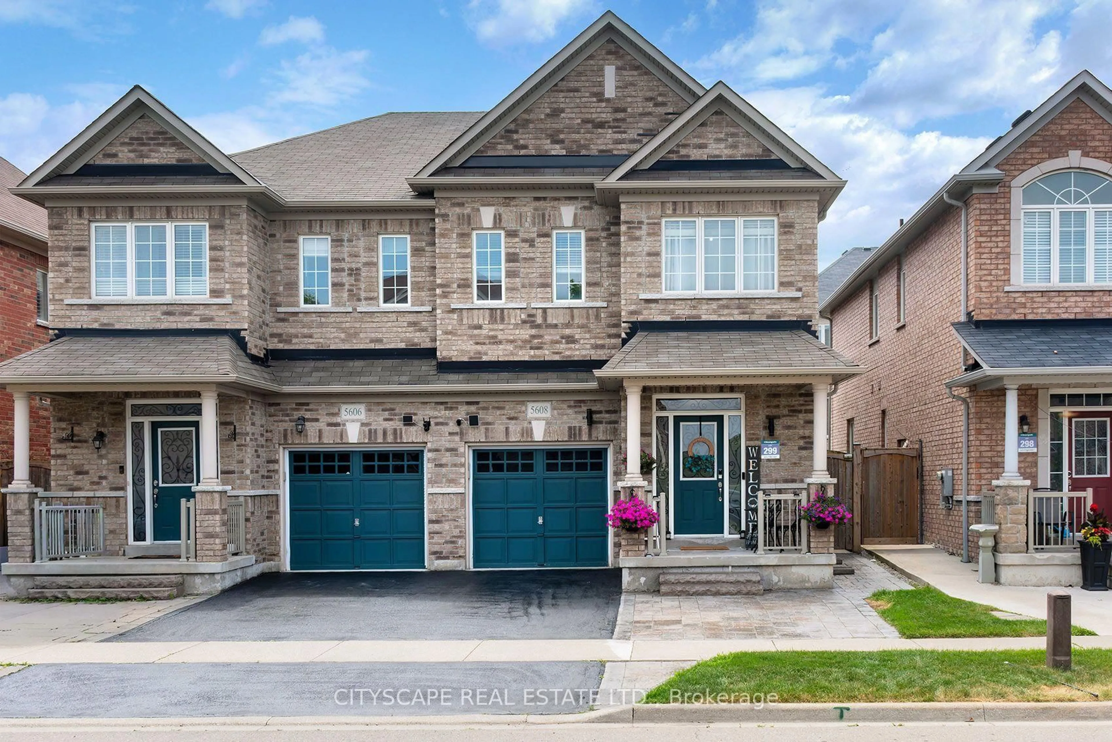Home with brick exterior material, street for 5608 Ethan Dr, Mississauga Ontario L5M 0W1