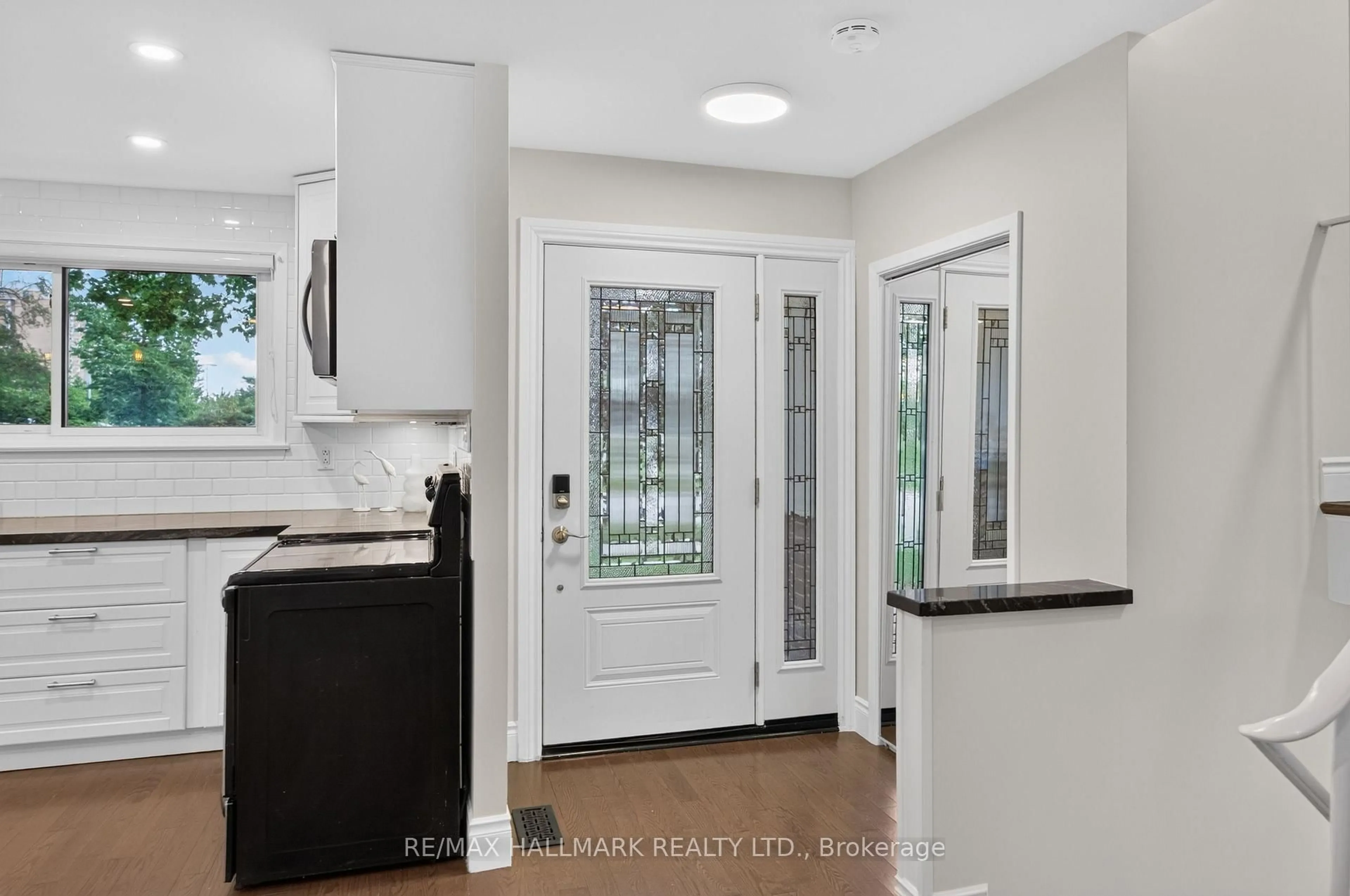 Indoor entryway for 52 Clement Rd, Toronto Ontario M9R 1Y8