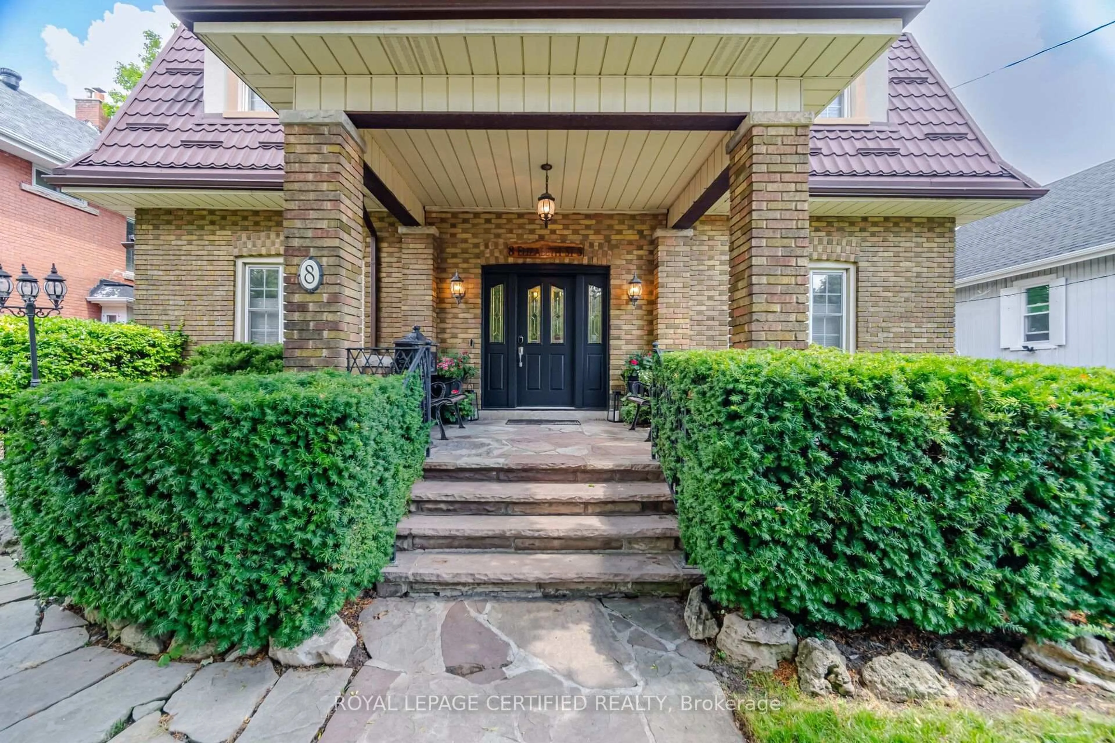 Unknown for 8 Elizabeth St, Brampton Ontario L6Y 1P8