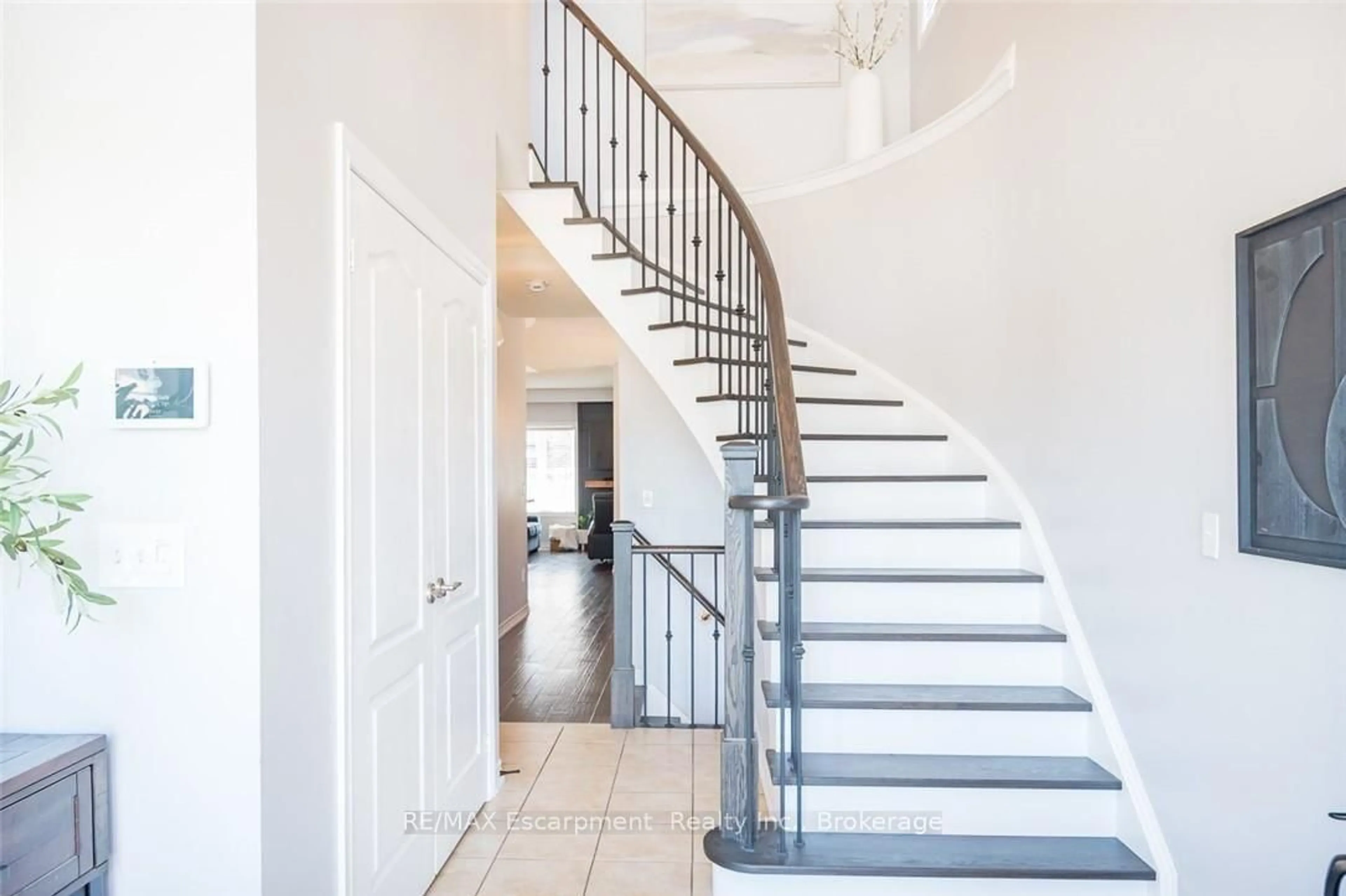 Unknown for 3184 Tim Dobbie Dr, Burlington Ontario L7M 0N3
