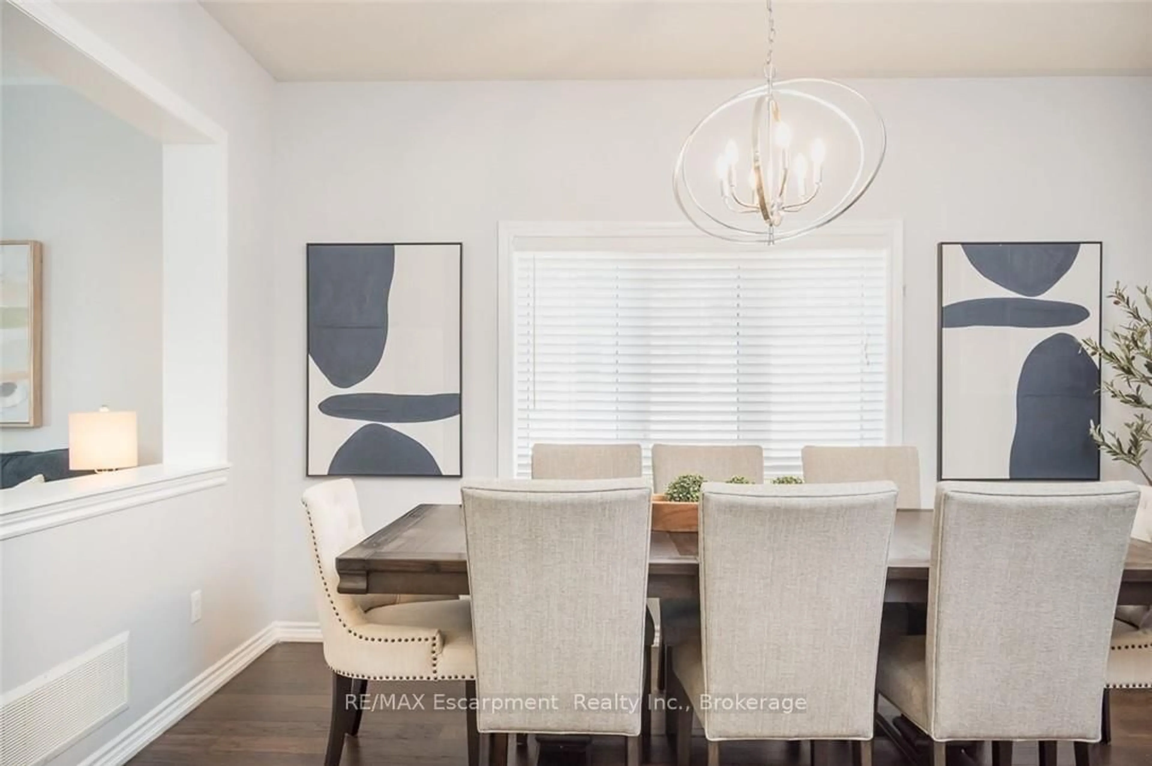 Dining room, wood/laminate floor for 3184 Tim Dobbie Dr, Burlington Ontario L7M 0N3