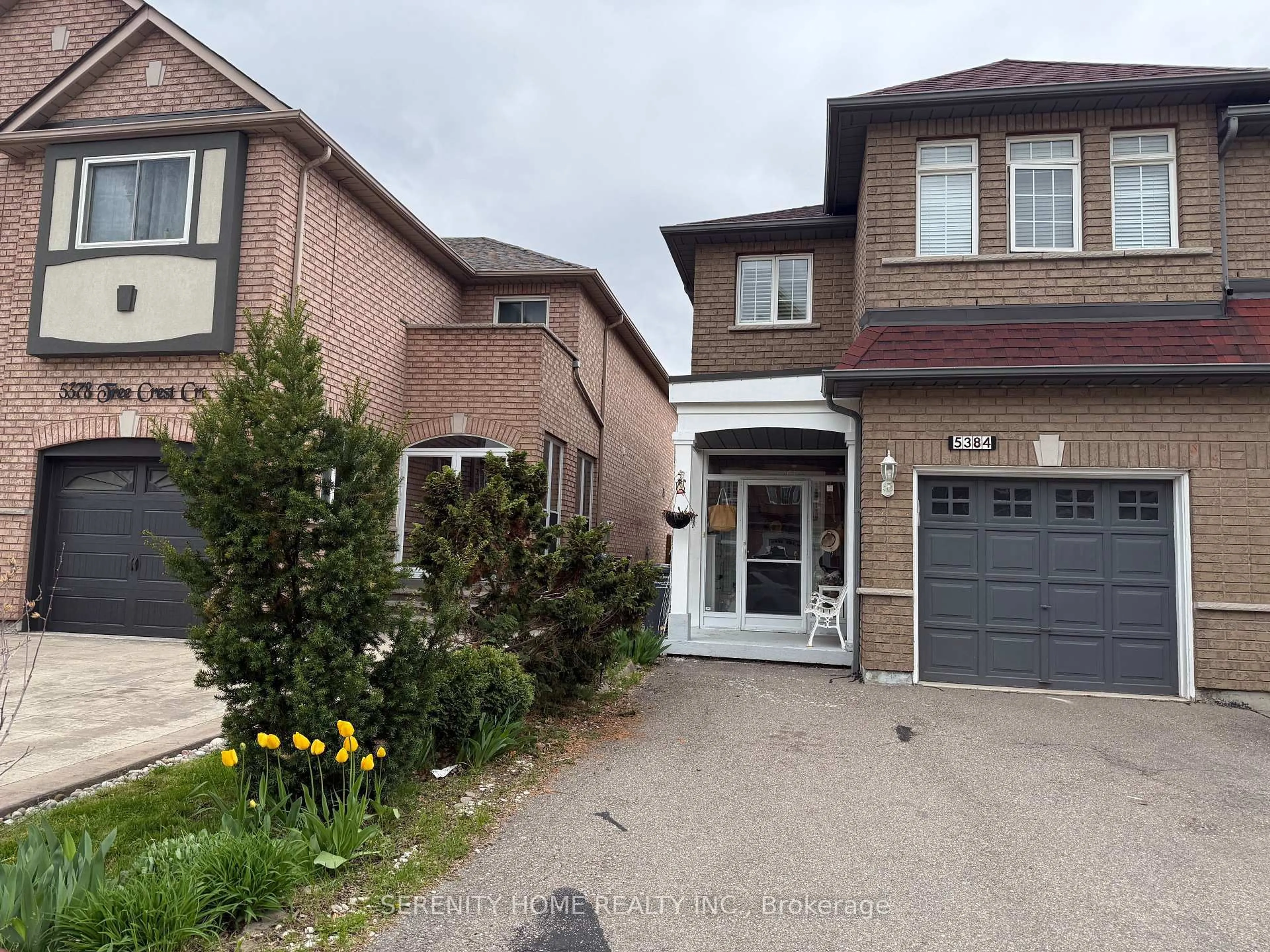 Home with brick exterior material, street for 5384 Tree Crest Crt, Mississauga Ontario L5R 3Z6