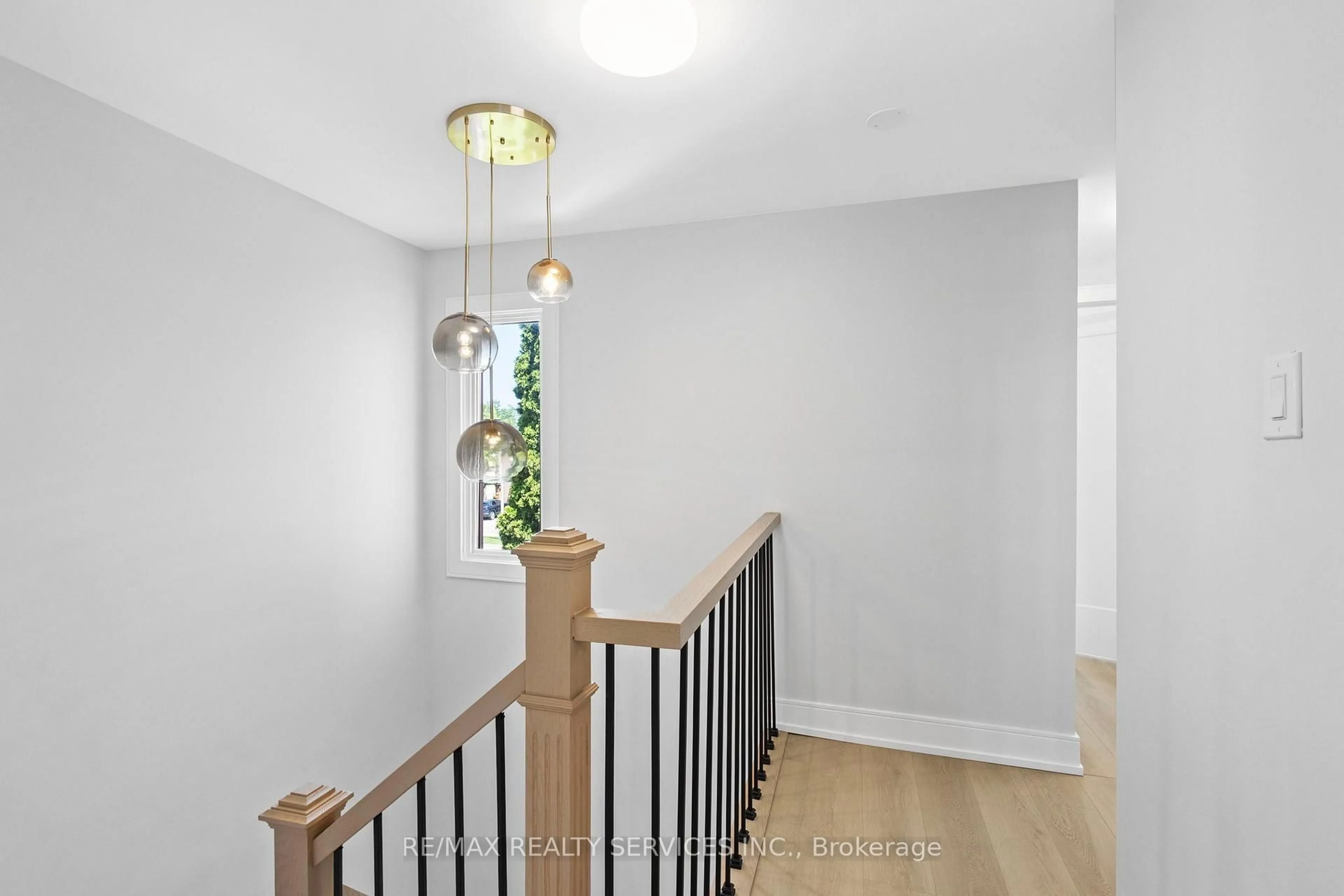 Unknown for 1273 Barberry Green, Oakville Ontario L6M 2A8