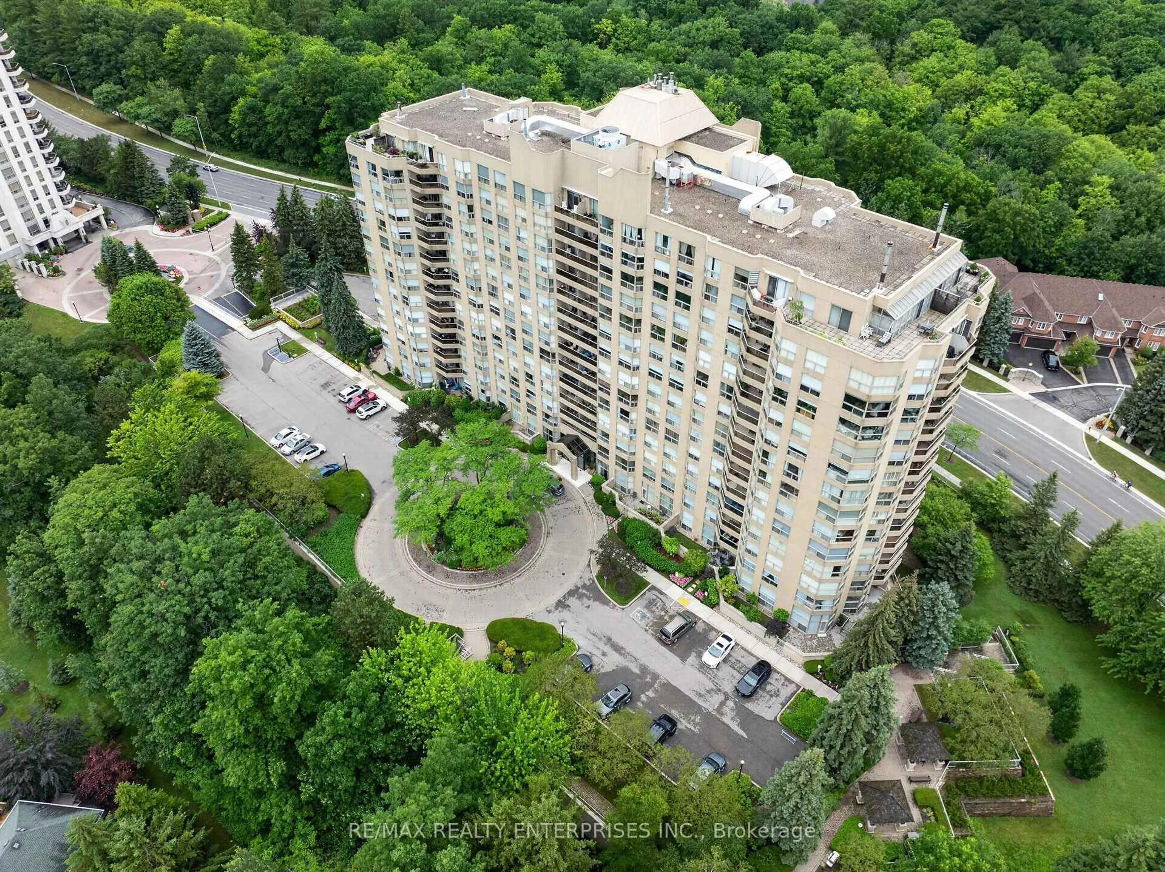 A pic from outside/outdoor area/front of a property/back of a property/a pic from drone, city buildings view from balcony for 1800 The Collegeway #208, Mississauga Ontario L5L 5S4