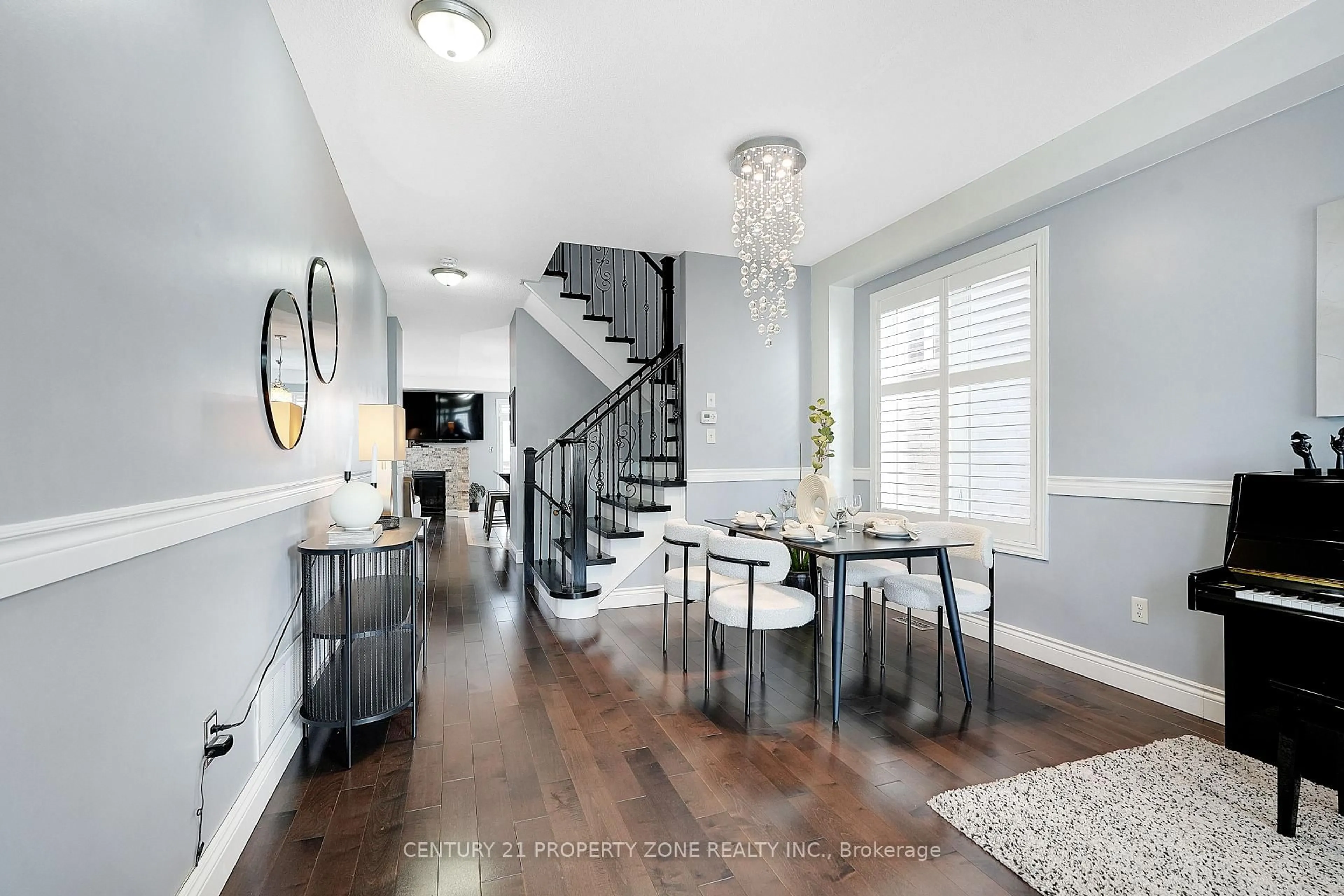 Dining room, unknown for 8 Amaranth Cres, Brampton Ontario L7A 0L7