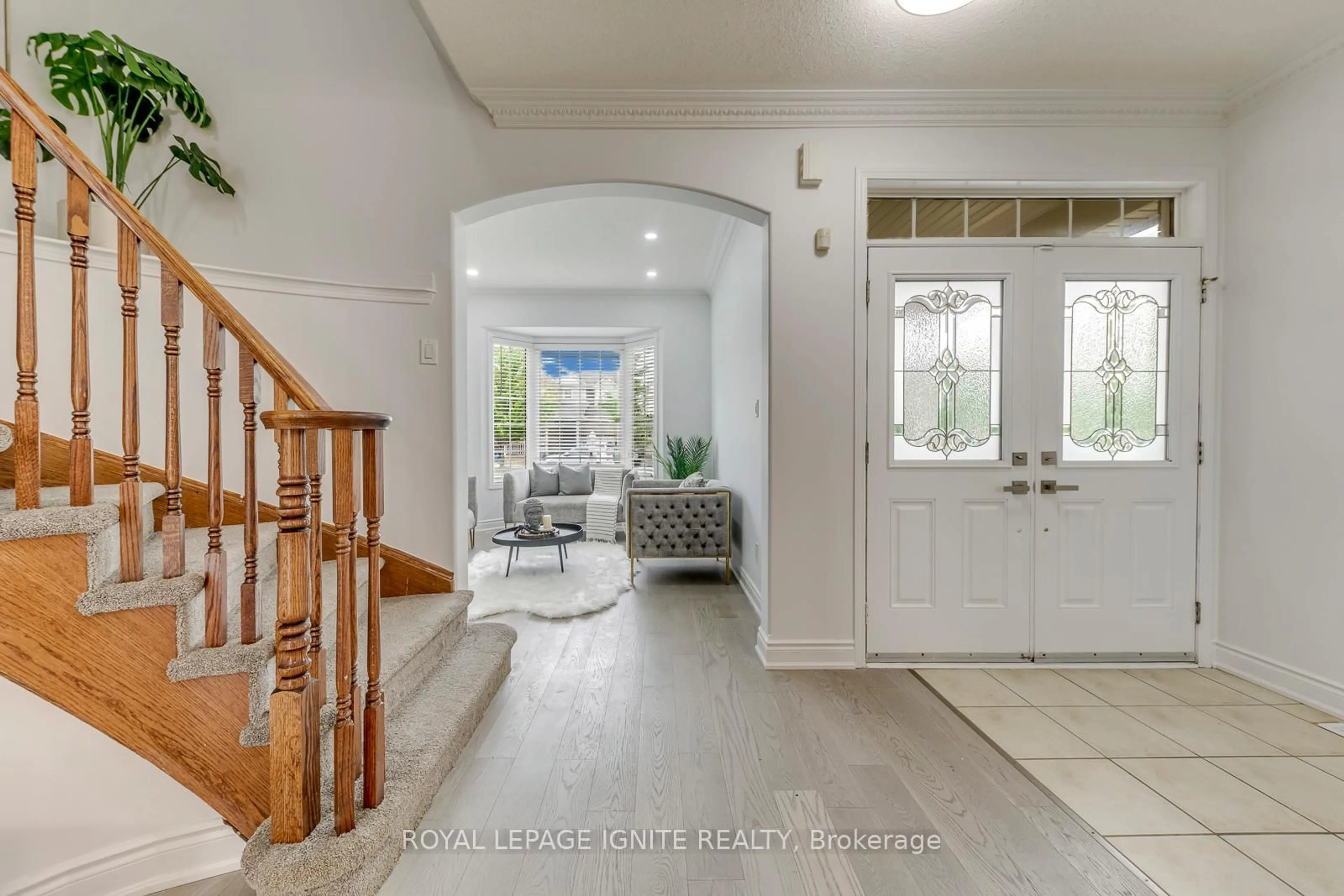 Indoor entryway for 928 Philbrook Dr, Milton Ontario L9T 0L3