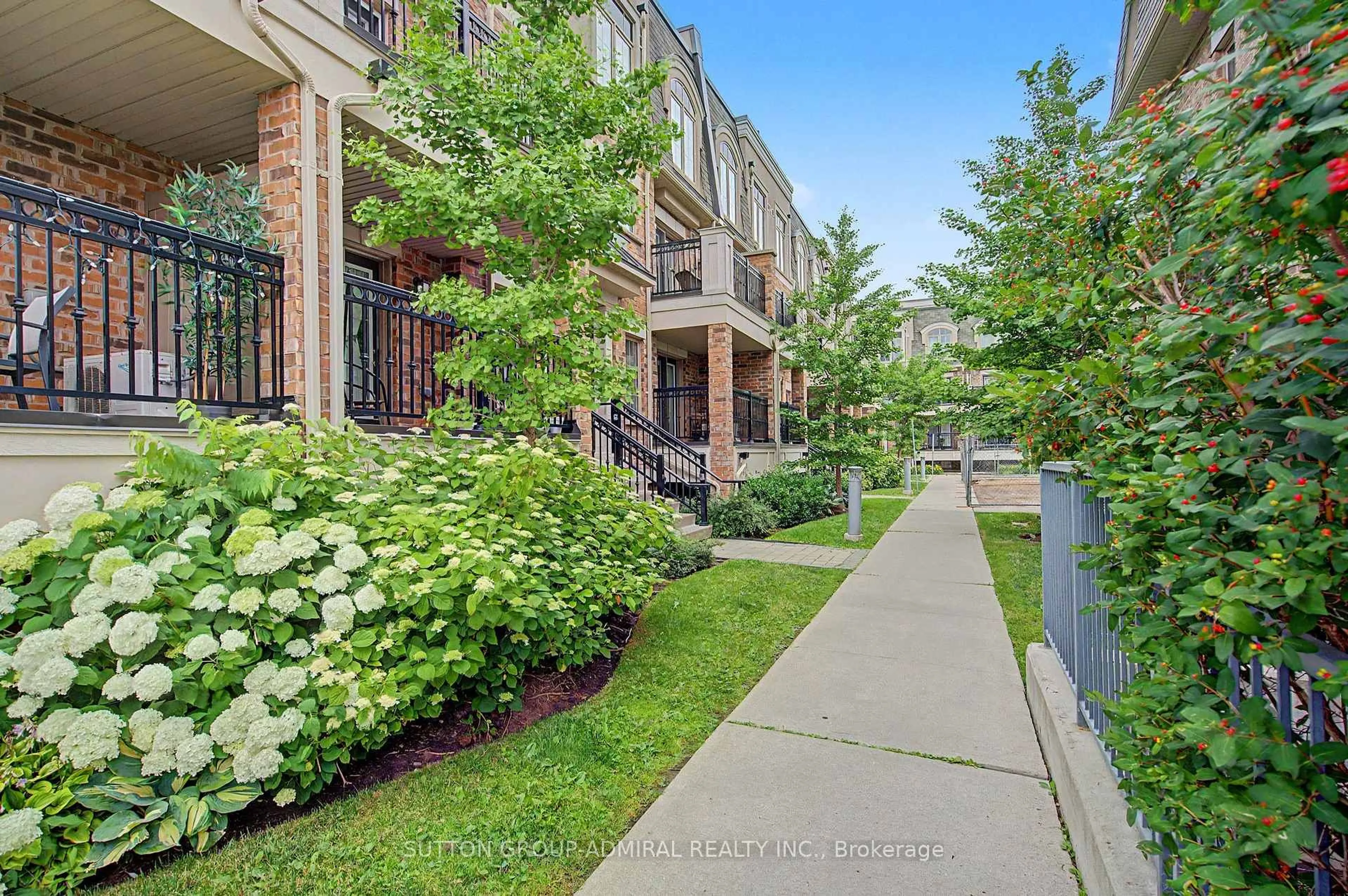 Patio, street for 2441 Greenwich Dr #73, Oakville Ontario L6M 0S3