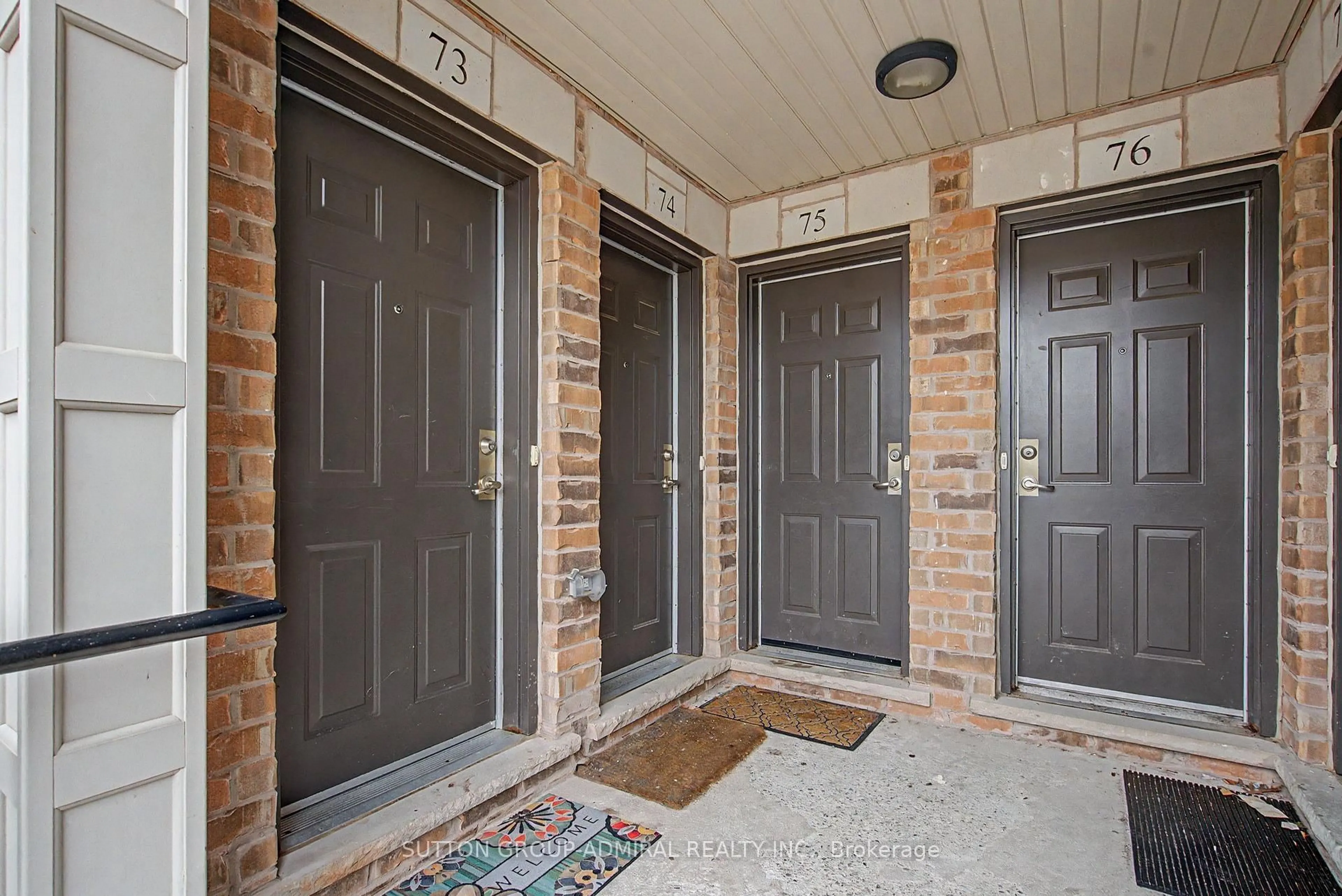 Indoor entryway for 2441 Greenwich Dr #73, Oakville Ontario L6M 0S3