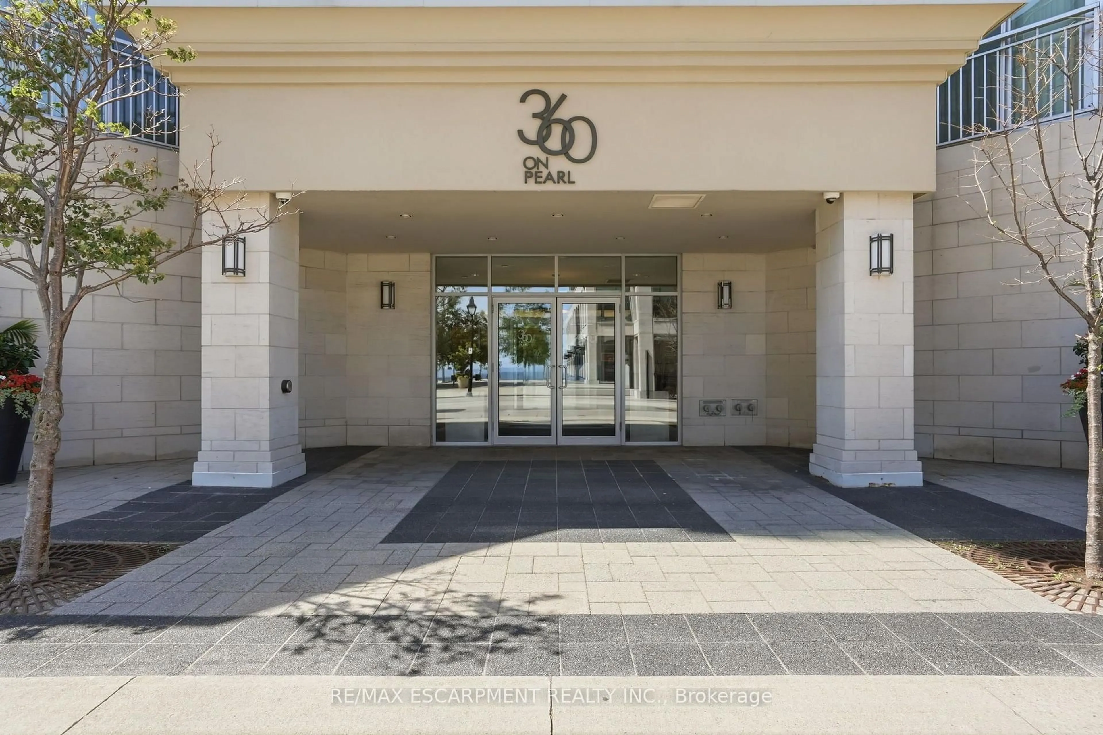 Indoor foyer for 360 Pearl St #1302, Burlington Ontario L7R 1E1