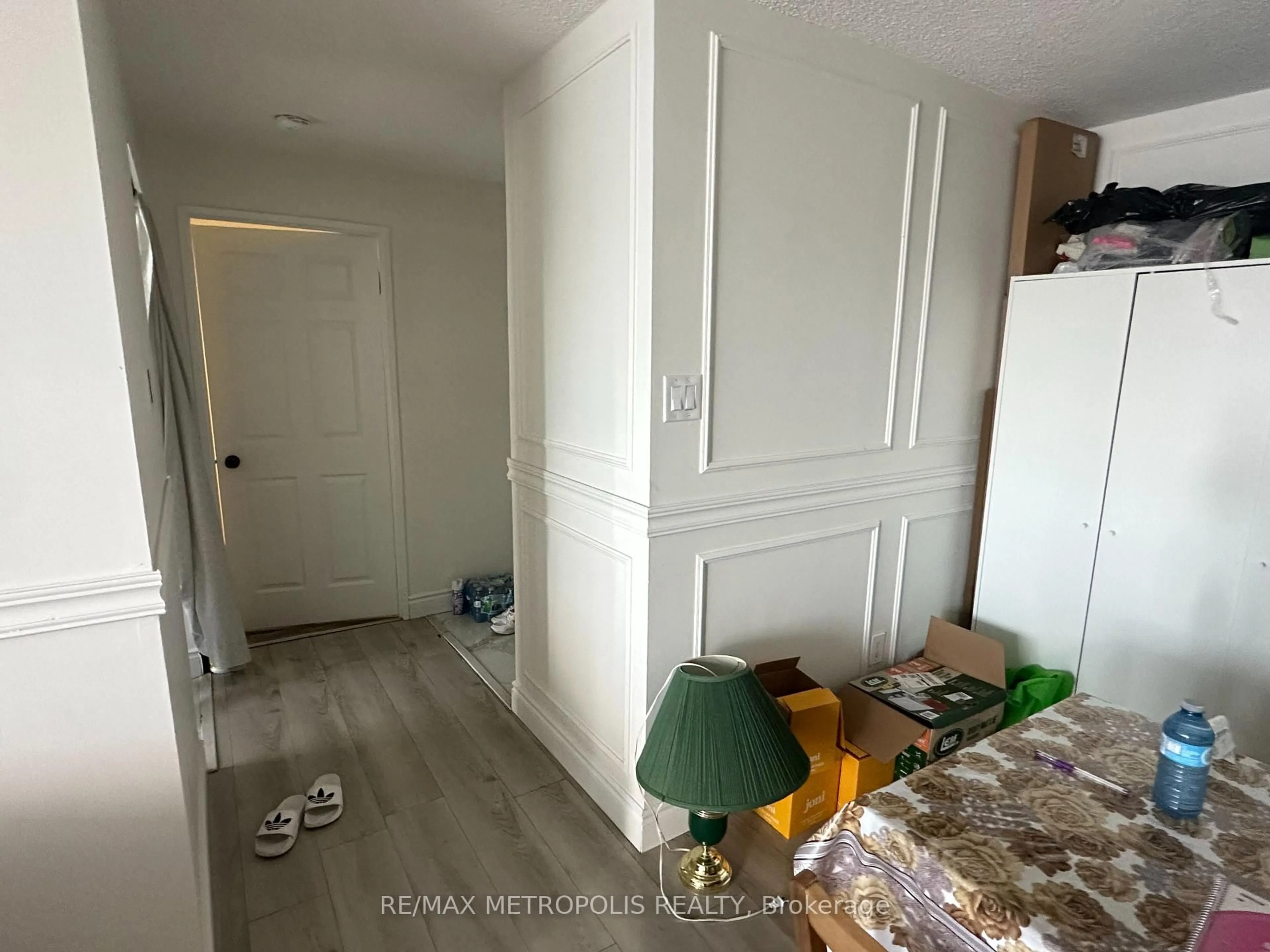 A pic of a room for 350 Rathburn Rd #307, Mississauga Ontario L5B 3Y2
