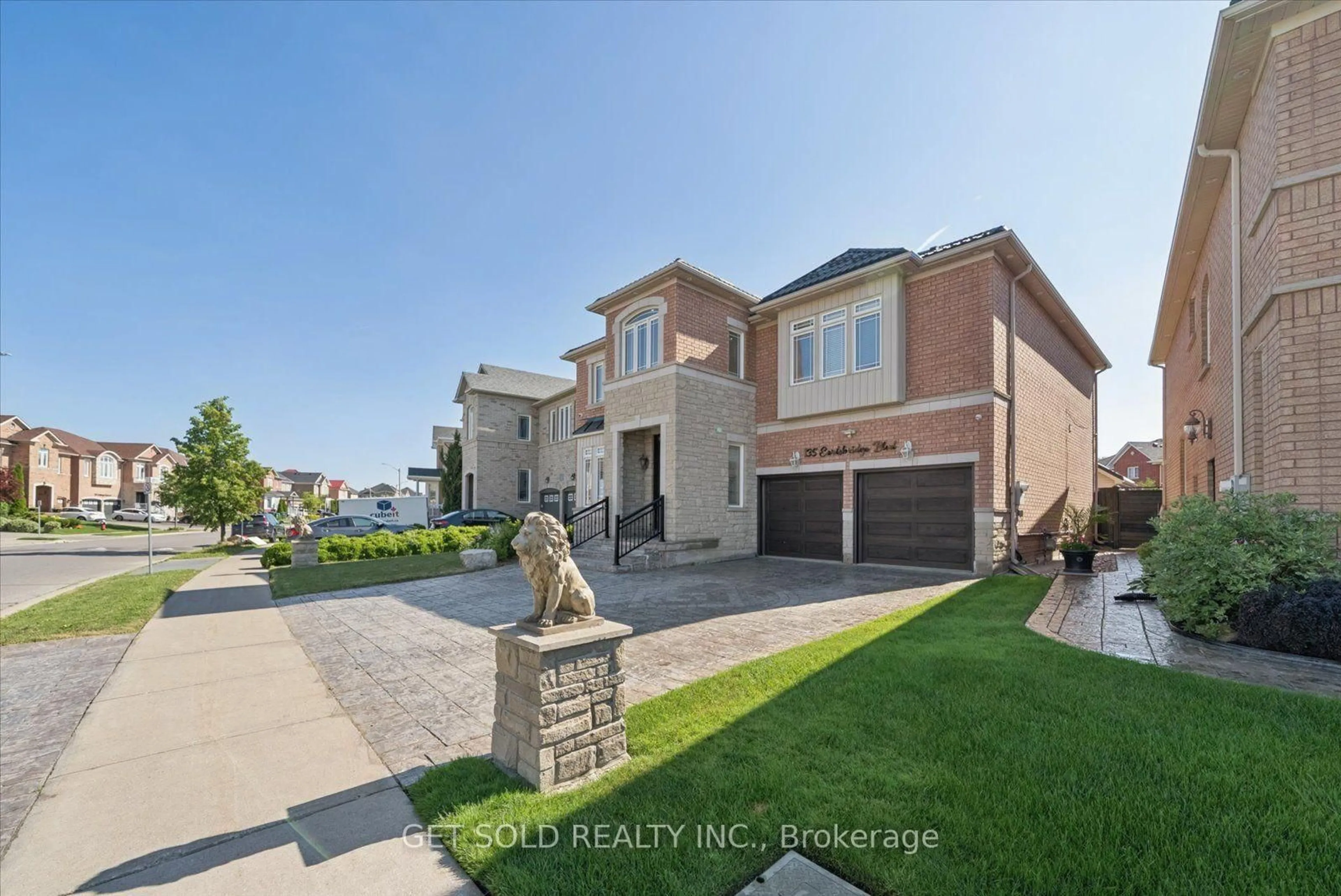 Home with brick exterior material, street for 135 Earlsbridge Blvd, Brampton Ontario L7A 3T7