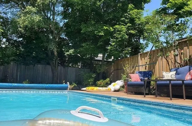 127 Mayfield Dr, Oakville 5