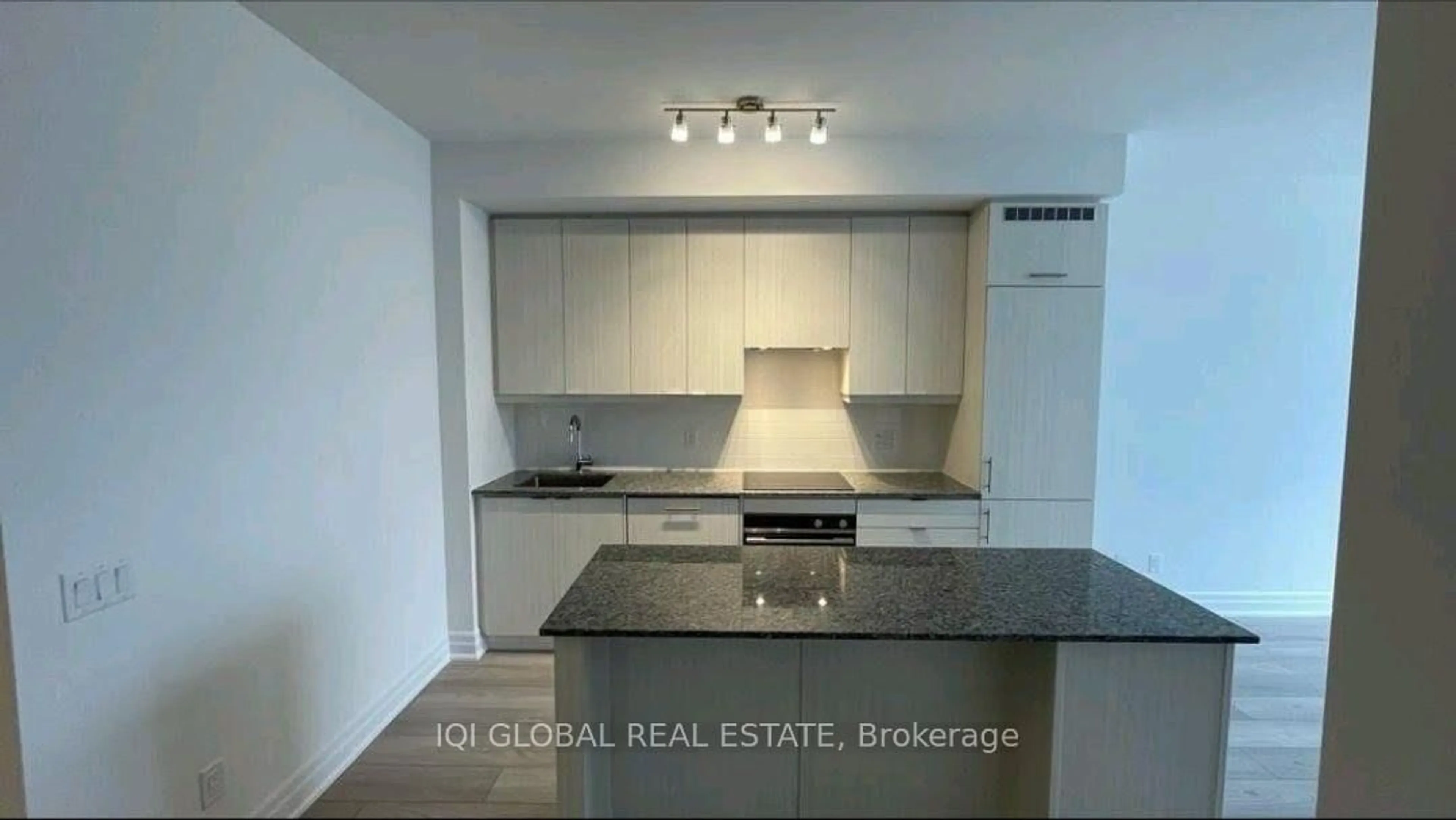 Standard kitchen, unknown for 36 Elm Dr #3107, Mississauga Ontario L5B 0N3