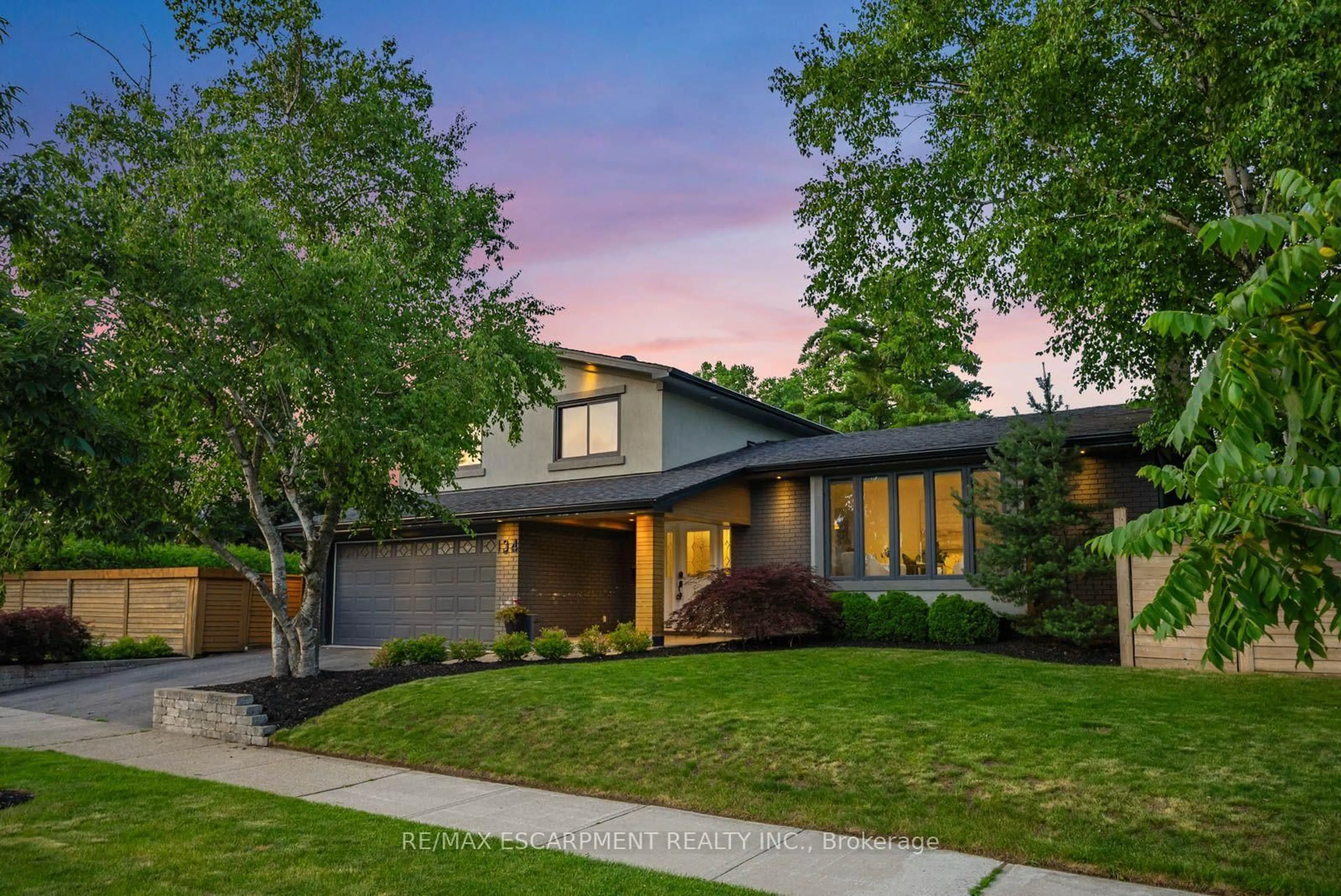 Home with brick exterior material, street for 134 Fairwood Pl, Burlington Ontario L7T 4B6