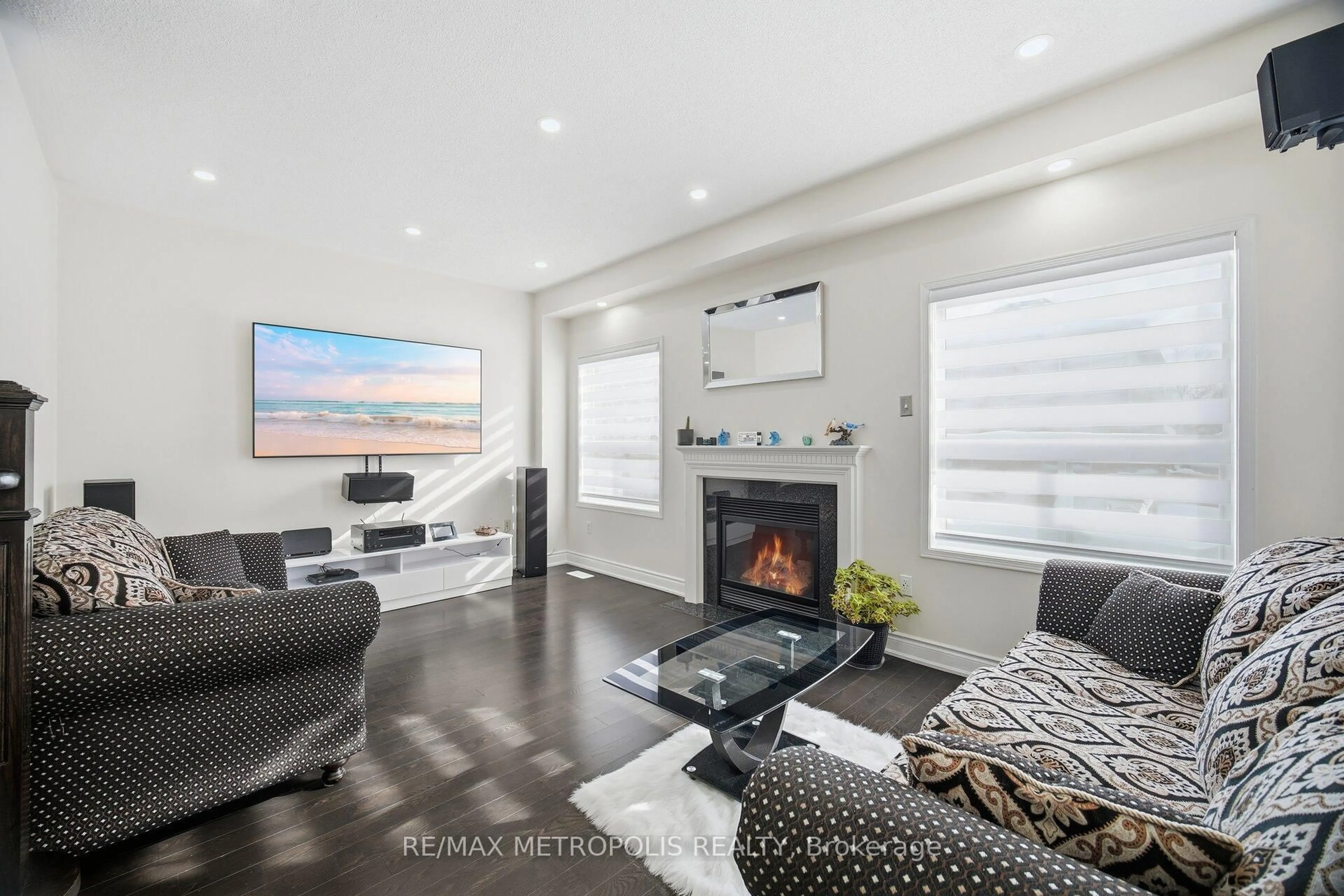 Living room with furniture, unknown for 43 El Camino Way, Brampton Ontario L7A 3C4