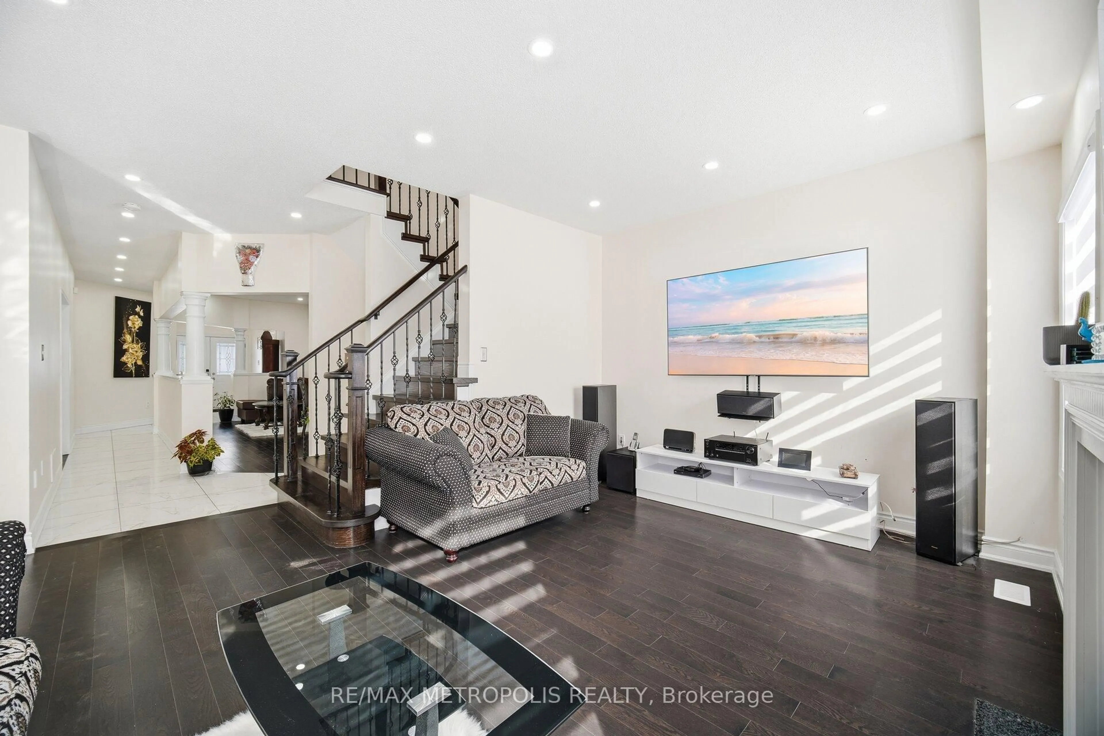 Unknown for 43 El Camino Way, Brampton Ontario L7A 3C4