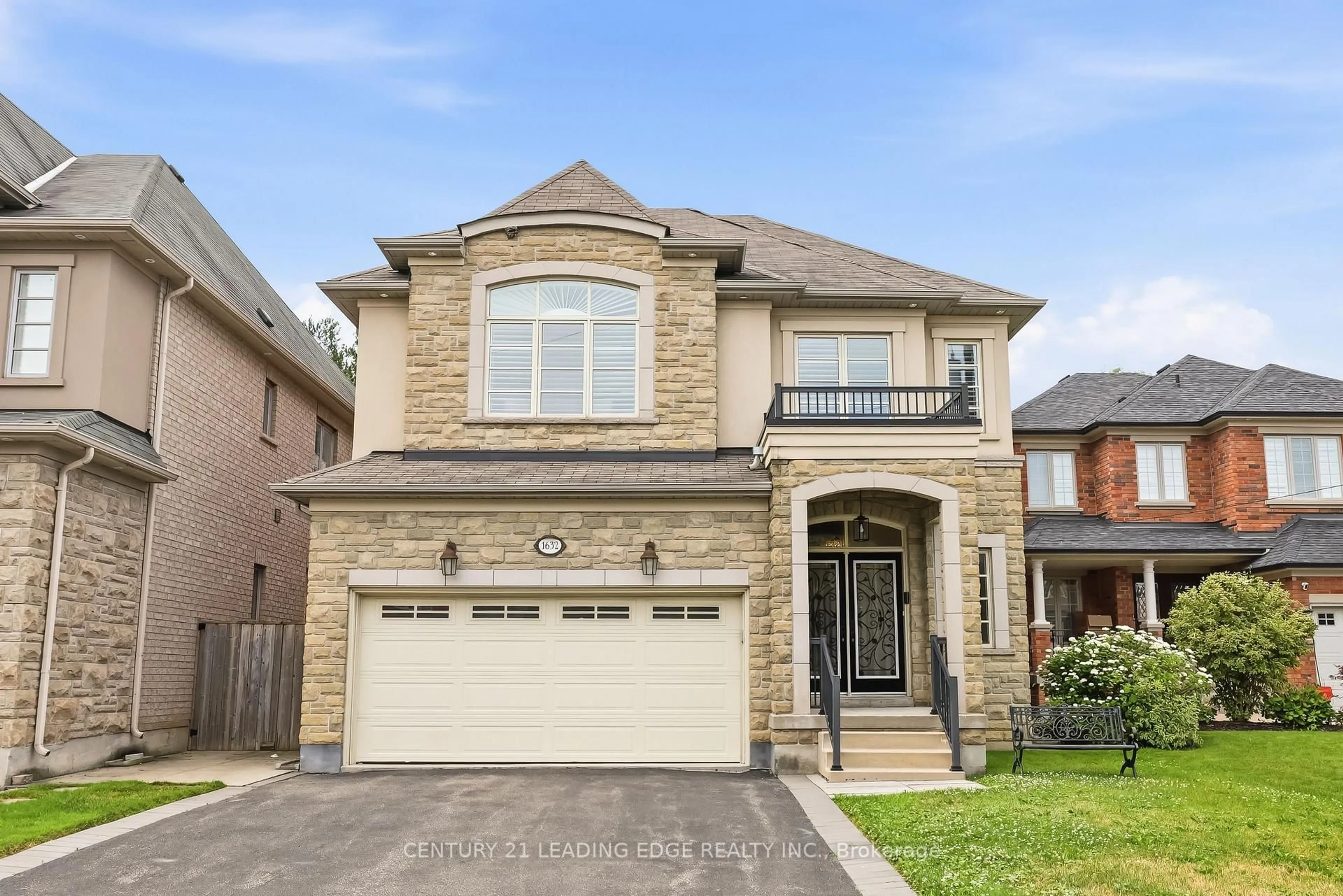 Home with brick exterior material, street for 1632 Barbertown Rd, Mississauga Ontario L5M 6J2