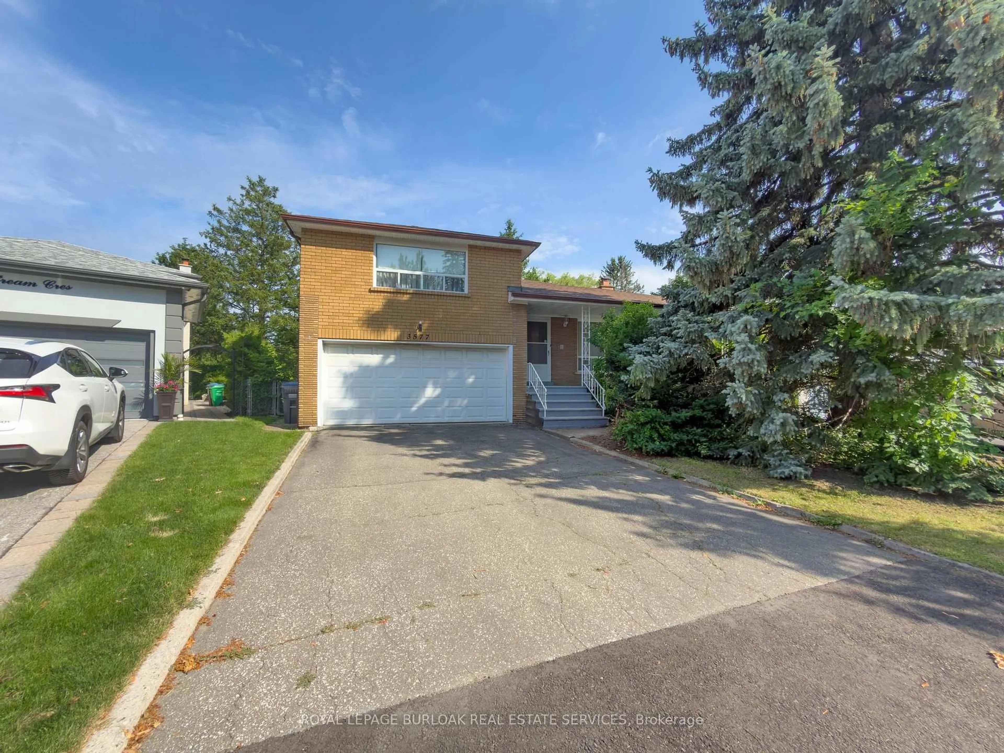 Unknown for 3577 Bluestream Cres, Mississauga Ontario L4Y 3S5