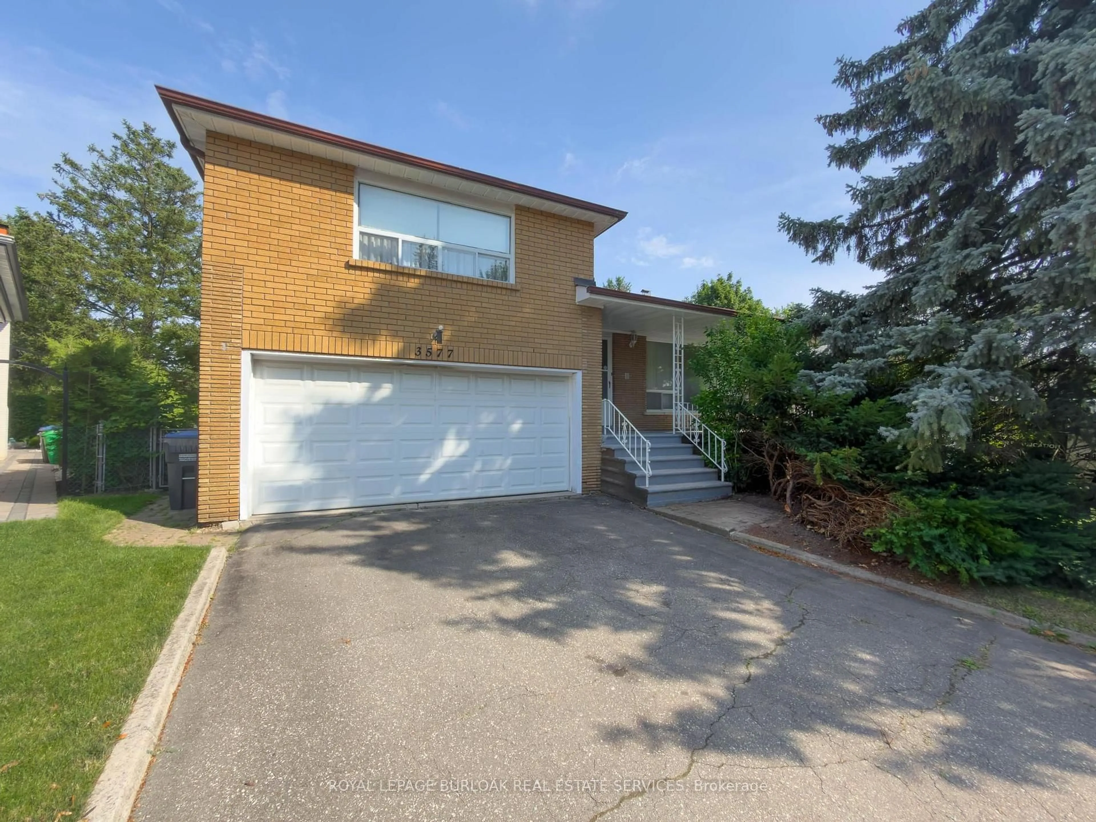 Unknown for 3577 Bluestream Cres, Mississauga Ontario L4Y 3S5