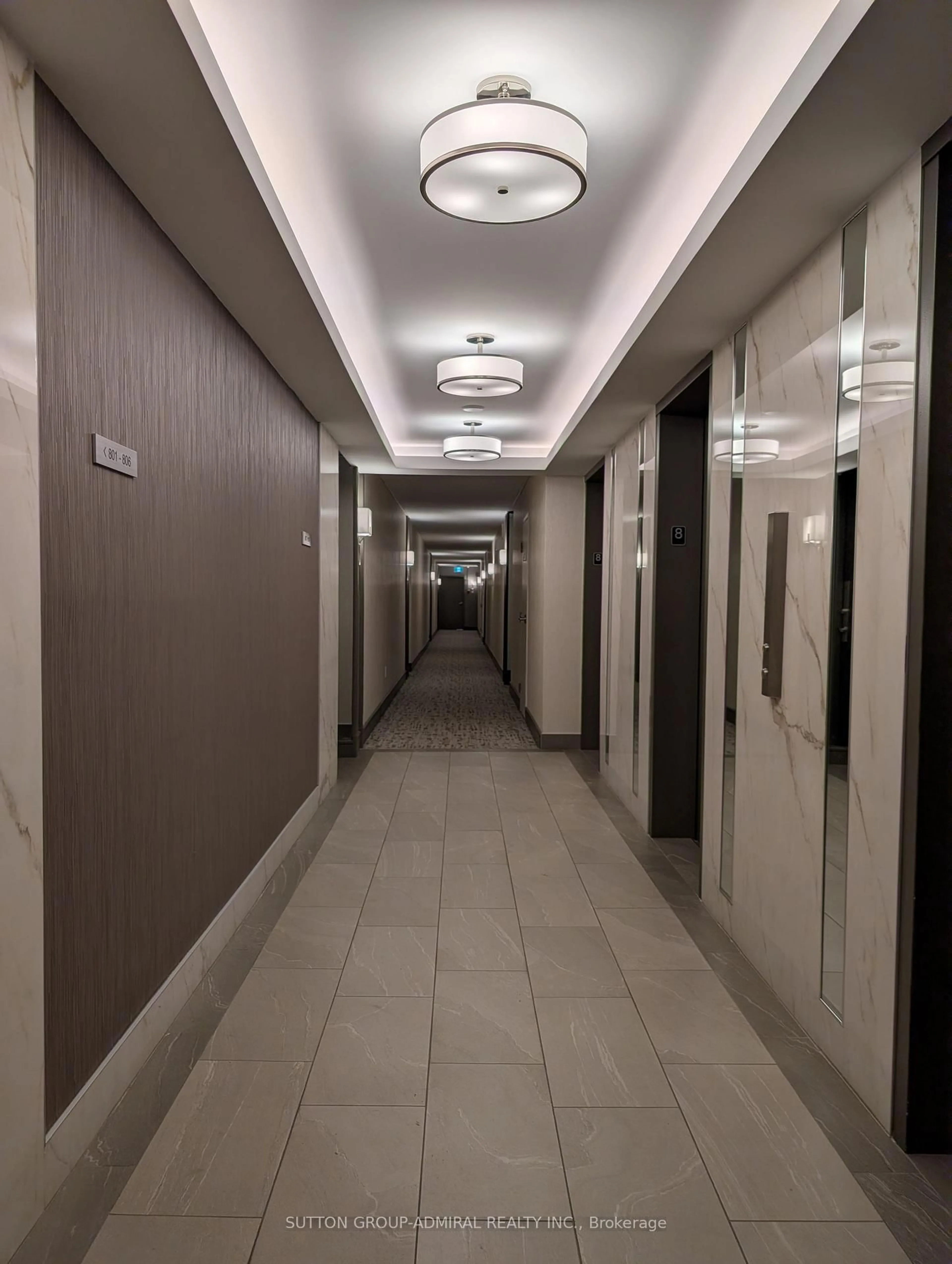 Indoor foyer for 260 Scarlett Rd #804, Toronto Ontario M6N 4X6