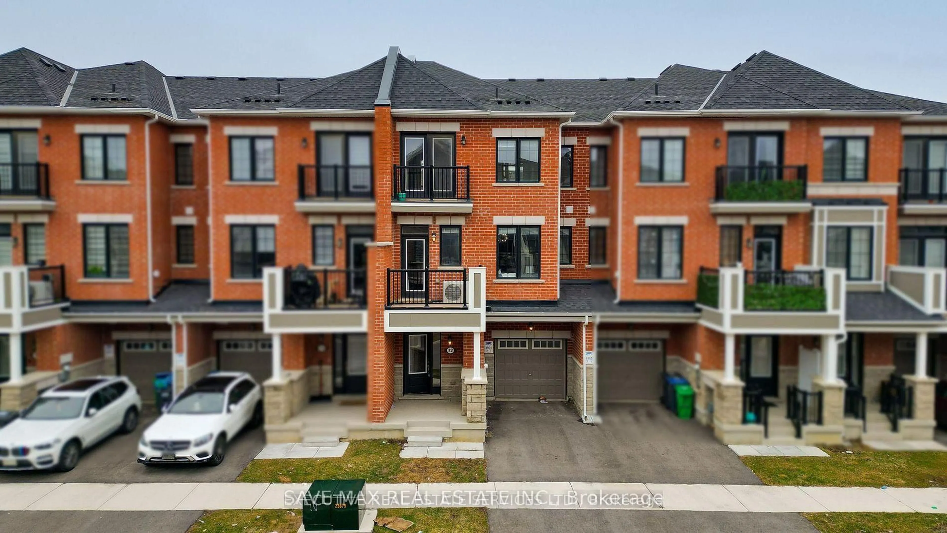 A pic from outside/outdoor area/front of a property/back of a property/a pic from drone, street for 84 Melmar St, Brampton Ontario L7A 5K3