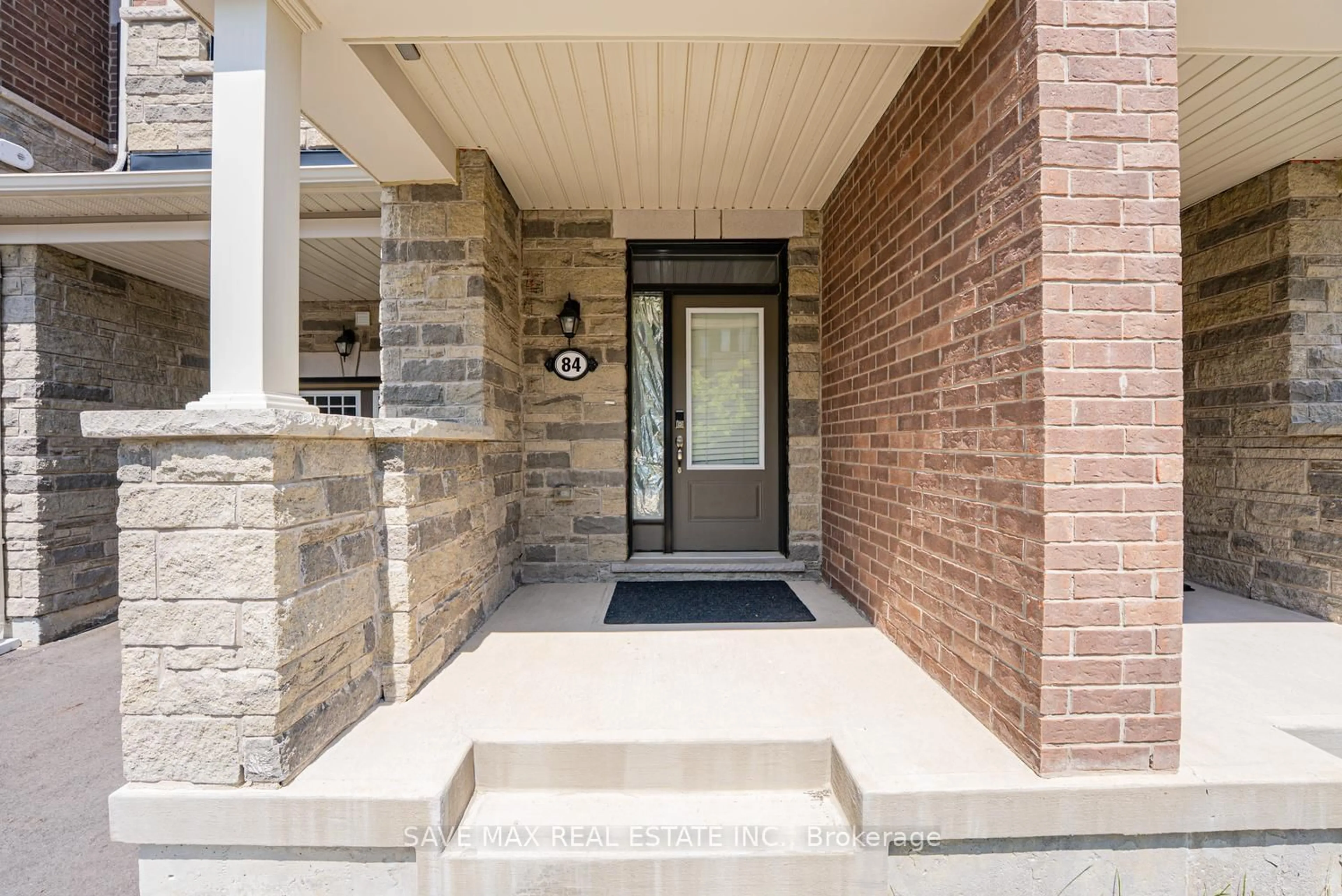 Indoor entryway for 84 Melmar St, Brampton Ontario L7A 5K3