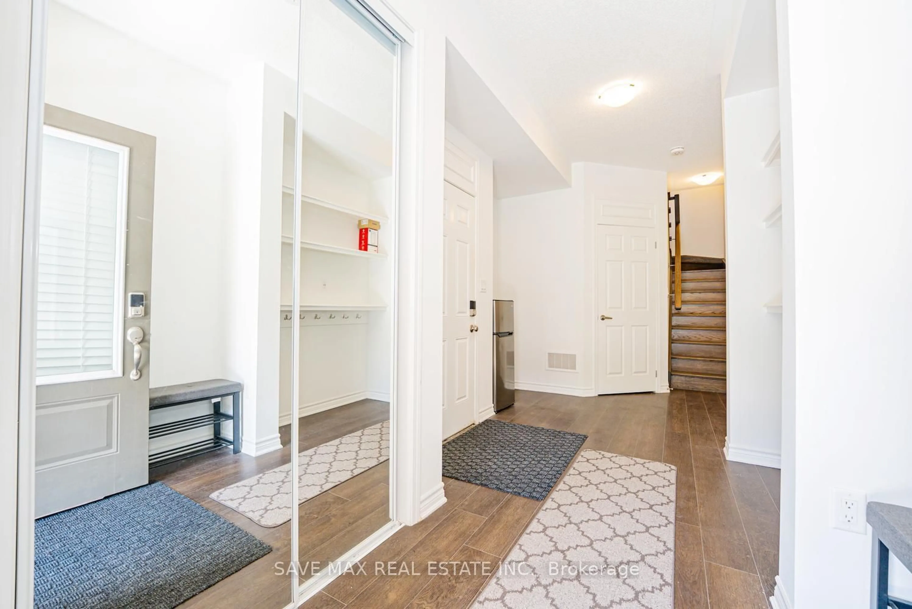 Indoor entryway for 84 Melmar St, Brampton Ontario L7A 5K3
