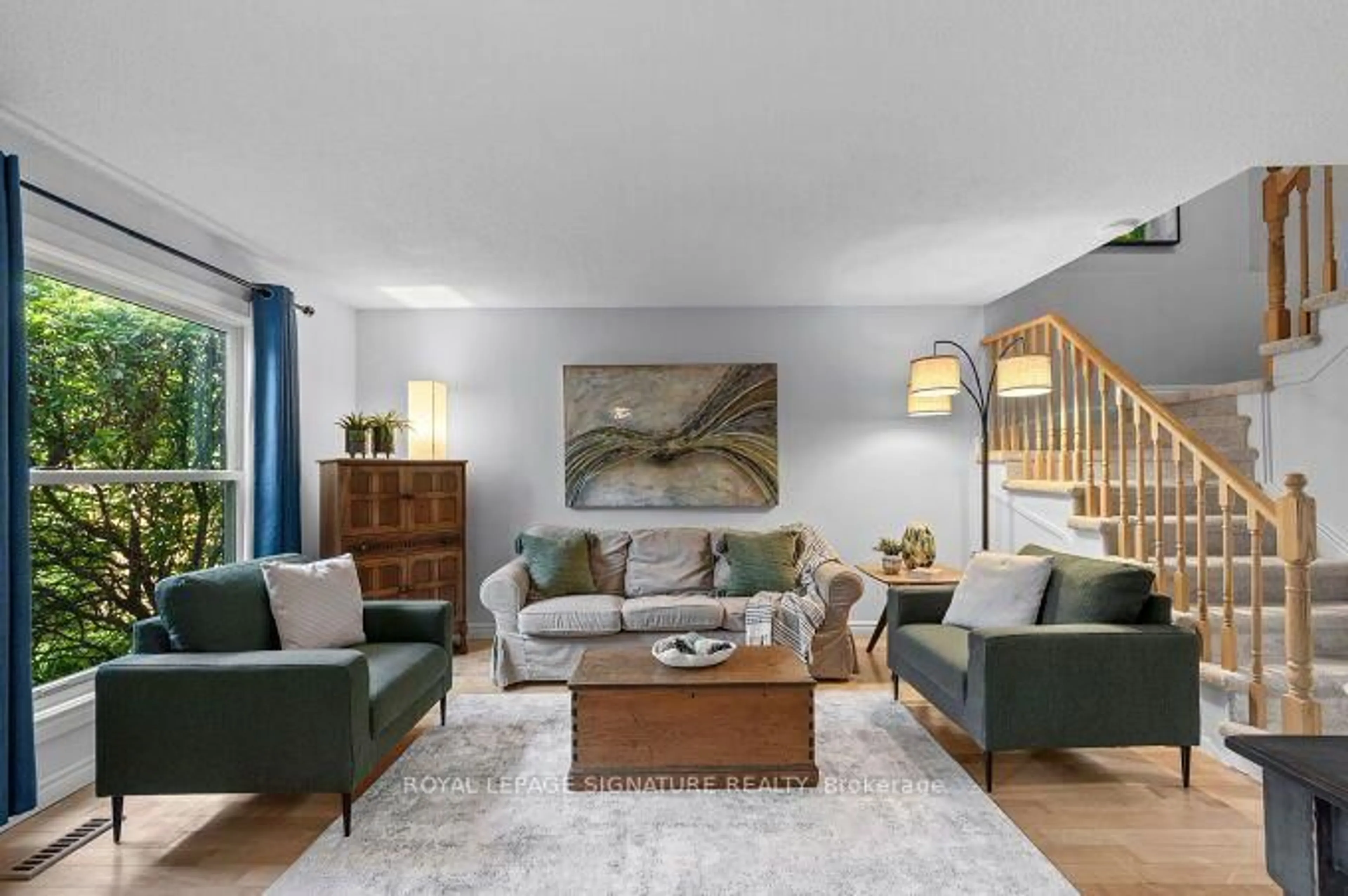 Living room with furniture, unknown for 4212 Stonemason Cres, Mississauga Ontario L5L 2Z7