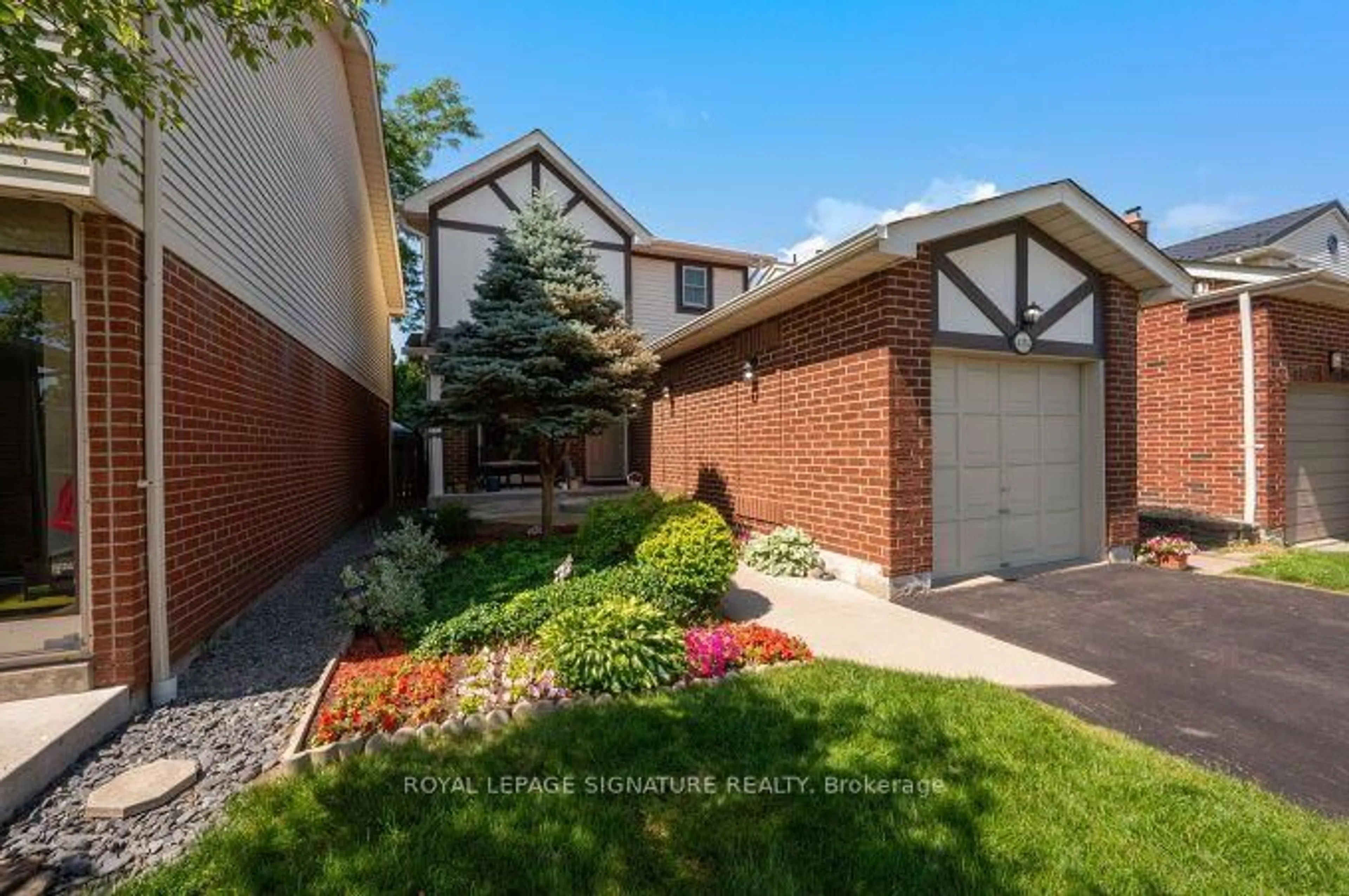 Home with brick exterior material, street for 4212 Stonemason Cres, Mississauga Ontario L5L 2Z7