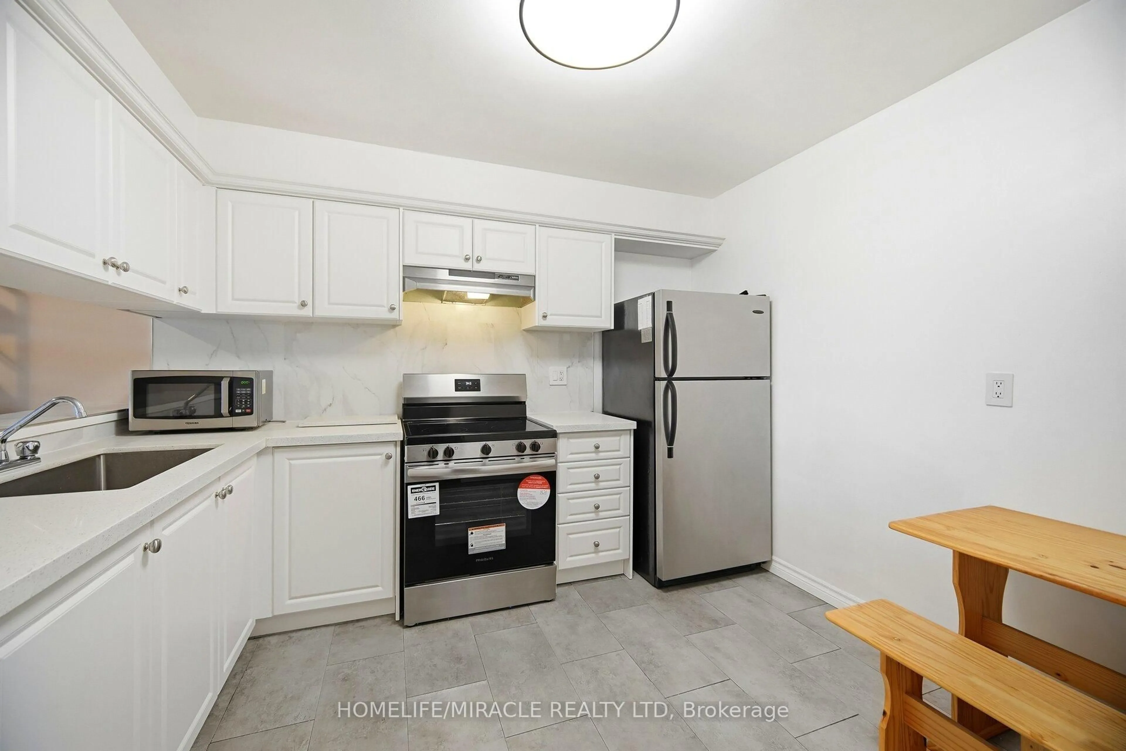 Standard kitchen, unknown for 234 Albion Rd #610, Toronto Ontario M9W 6A5