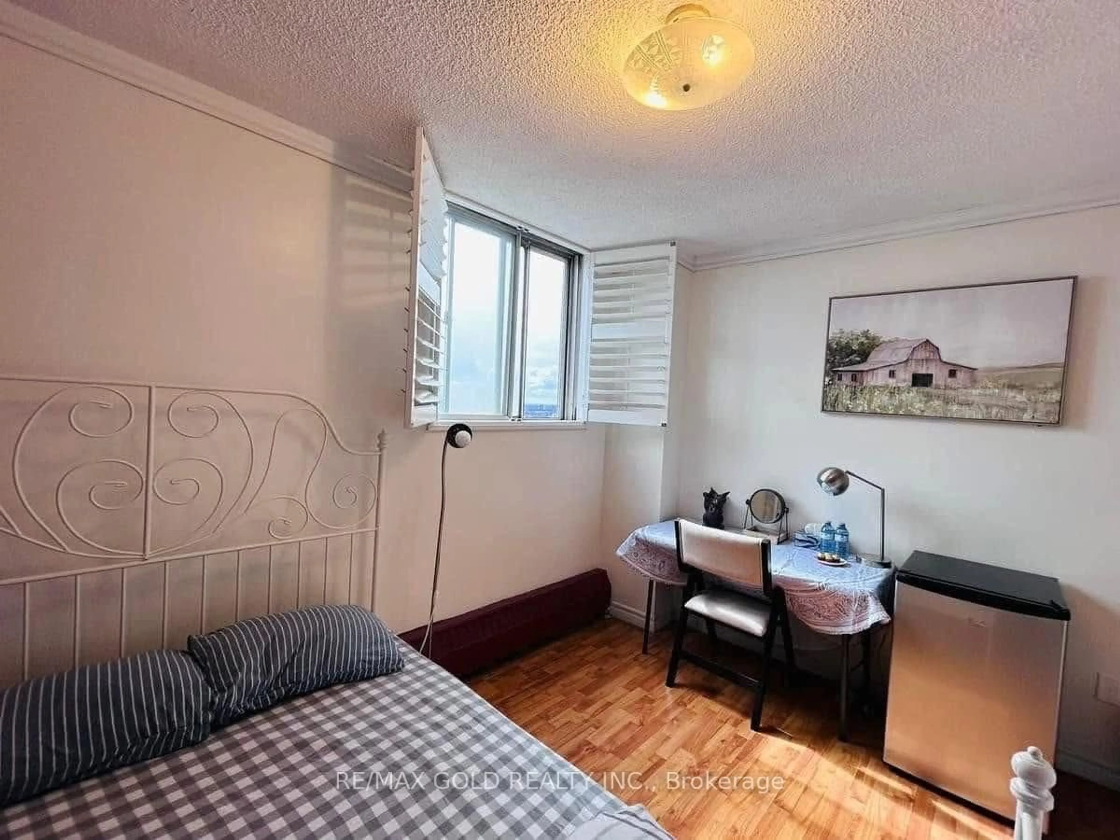 A pic of a room for 50 Lotherton Ptwy #815, Toronto Ontario M6B 2G8