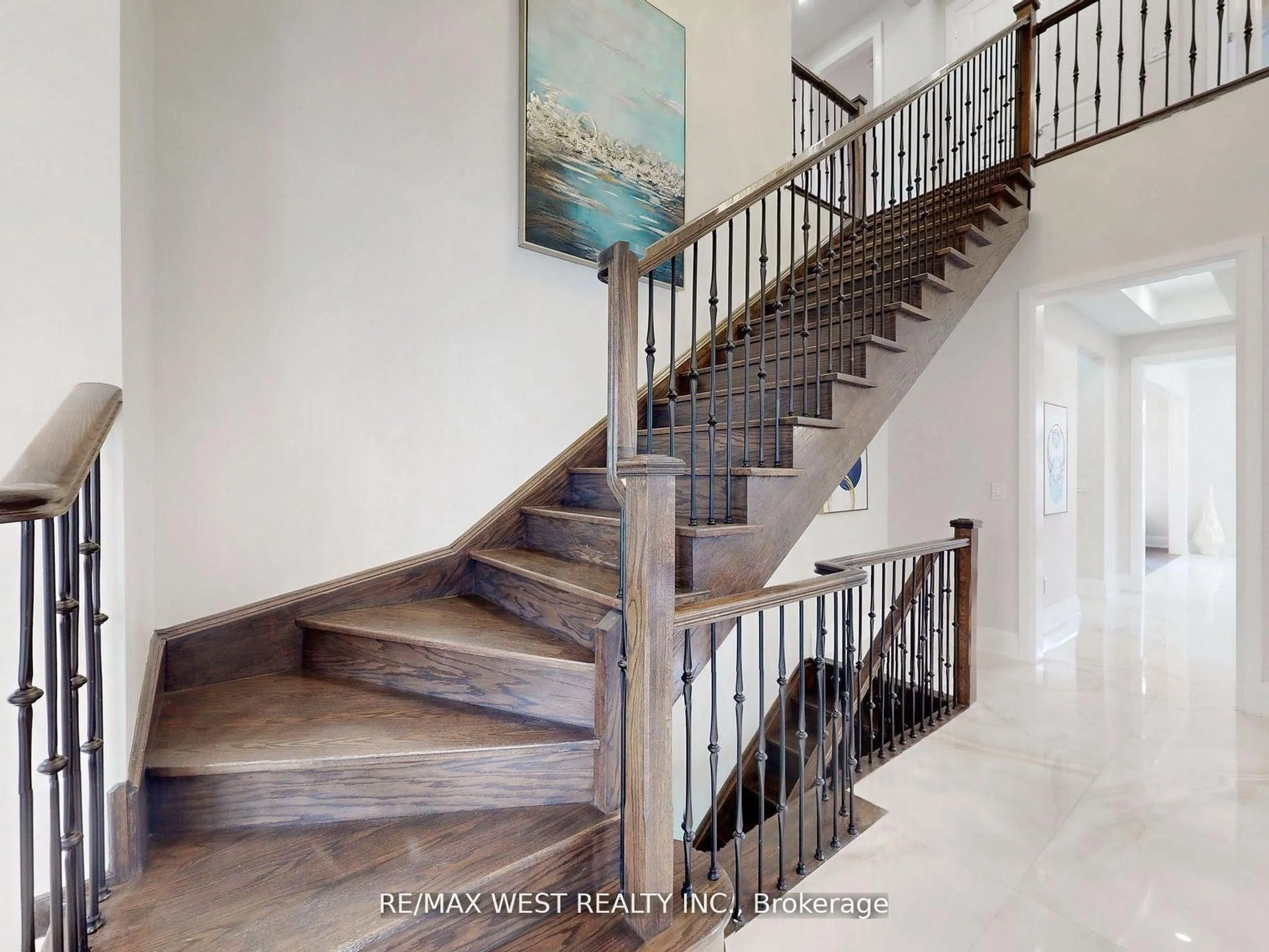 Stairs for 5199 Symphony Crt, Mississauga Ontario L5M 2M9