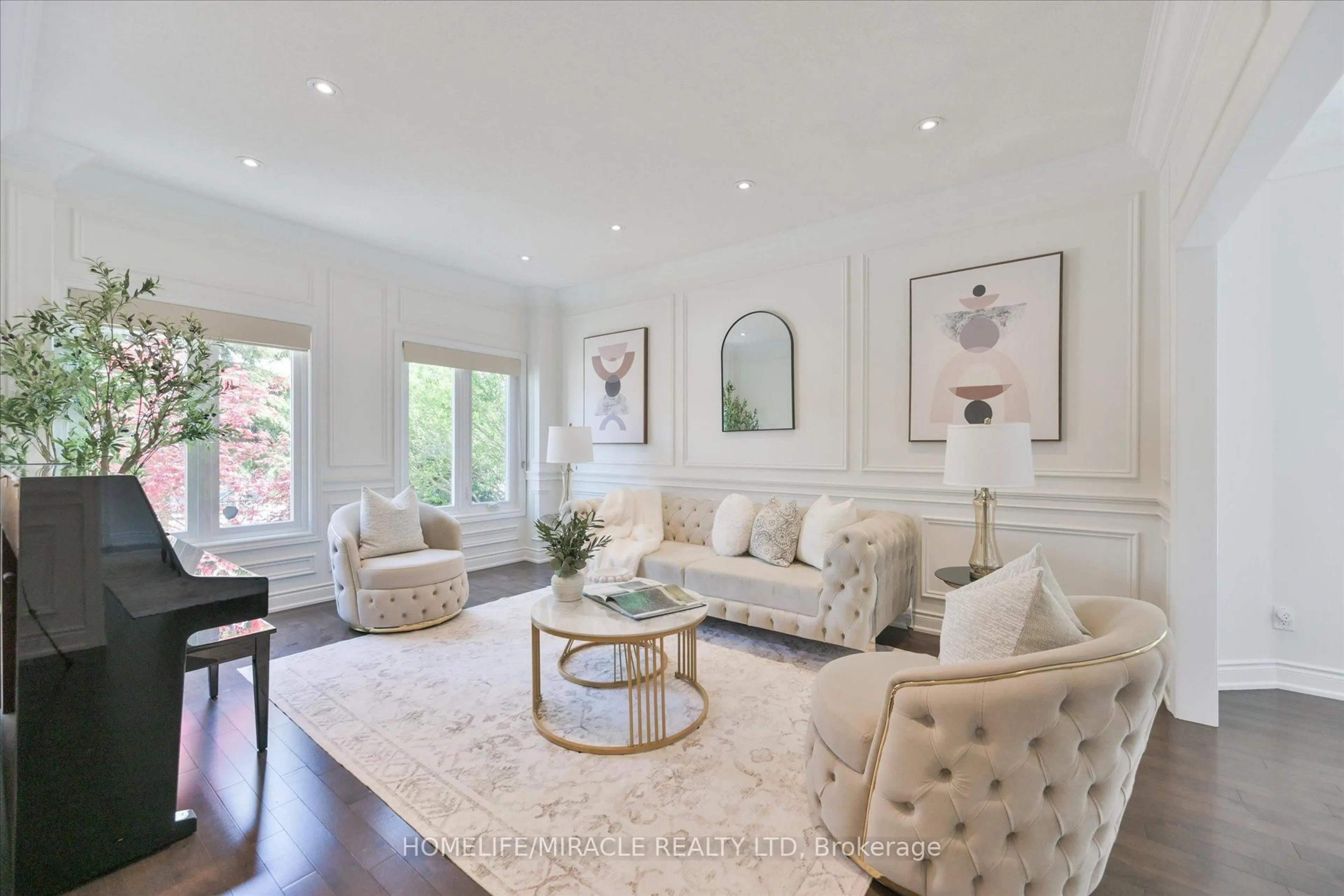 Living room with furniture, unknown for 2479 Rathlin Crt, Mississauga Ontario L5K 2S4