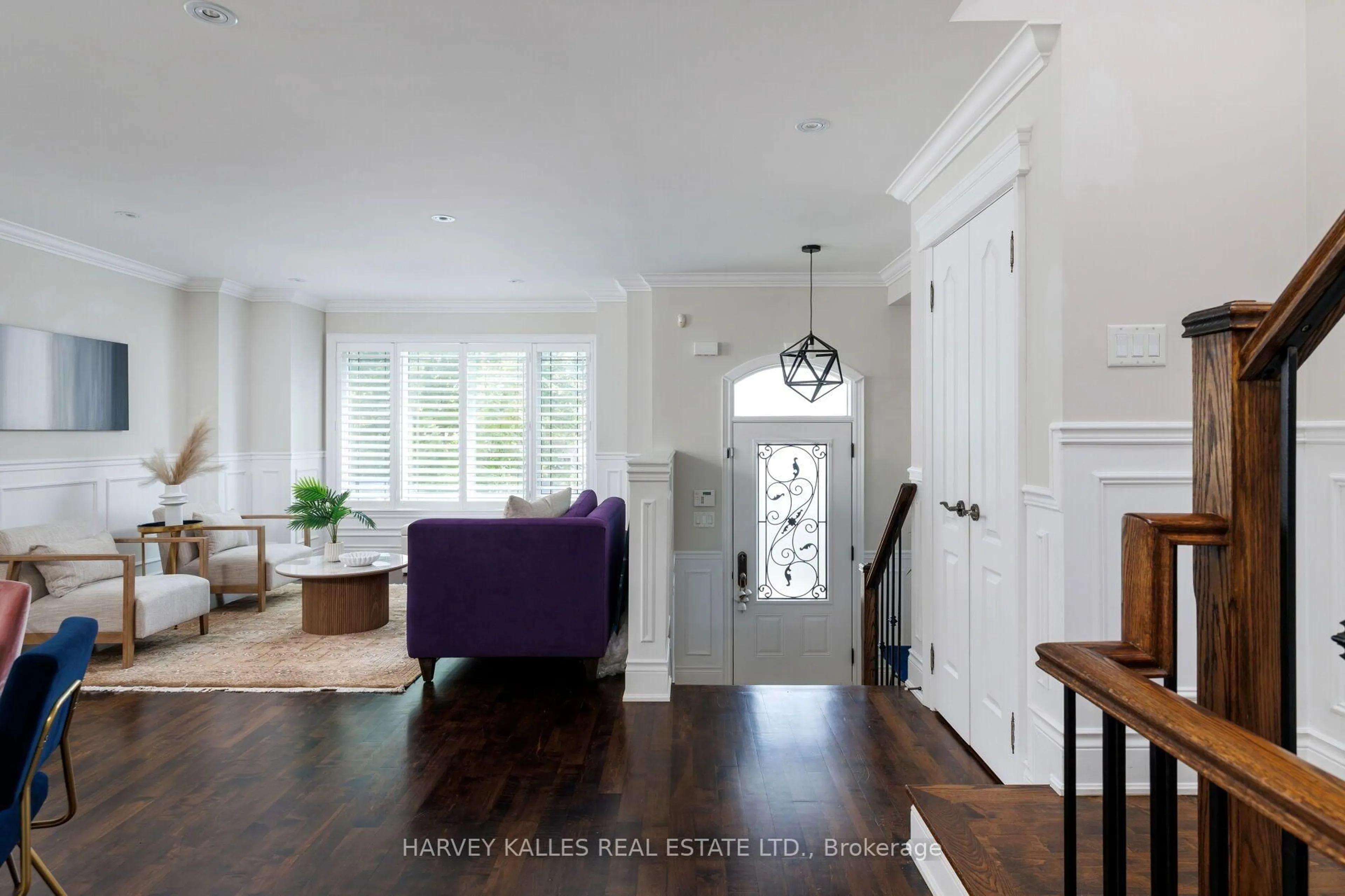 Indoor entryway for 20A Owen Dr, Toronto Ontario M8W 1W7