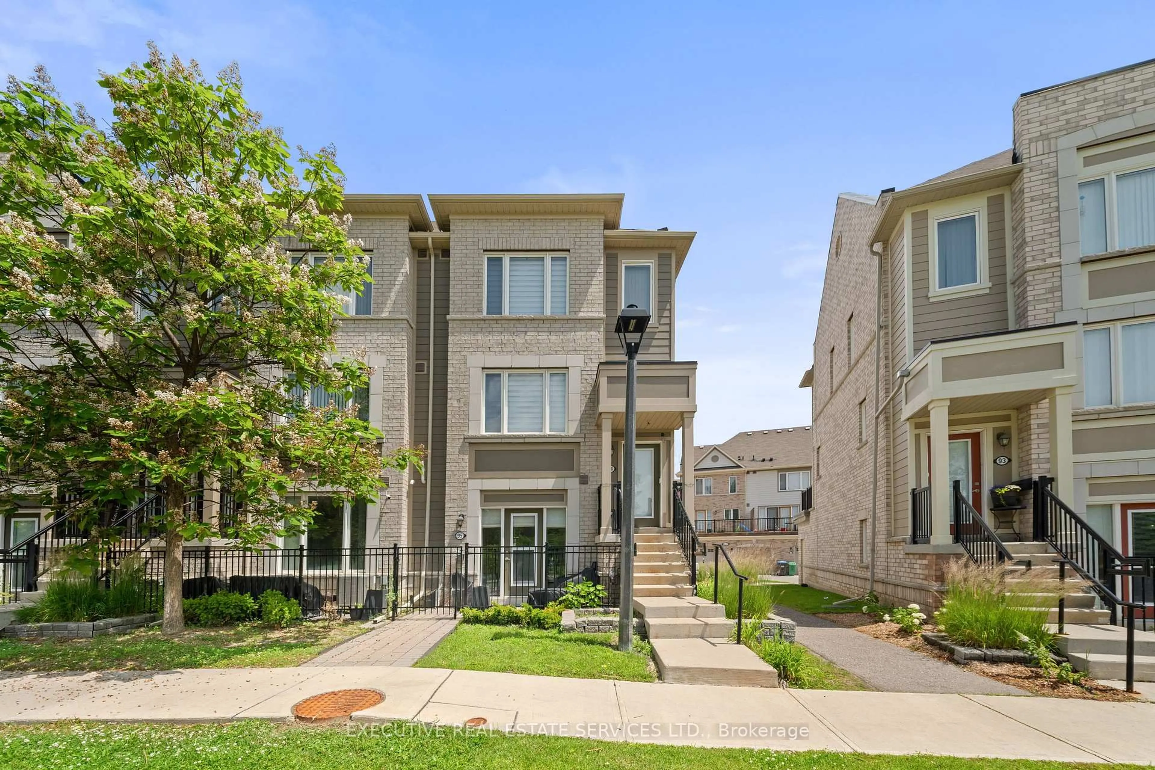Unknown for 1 Beckenrose Crt #95, Brampton Ontario L6Y 6G2